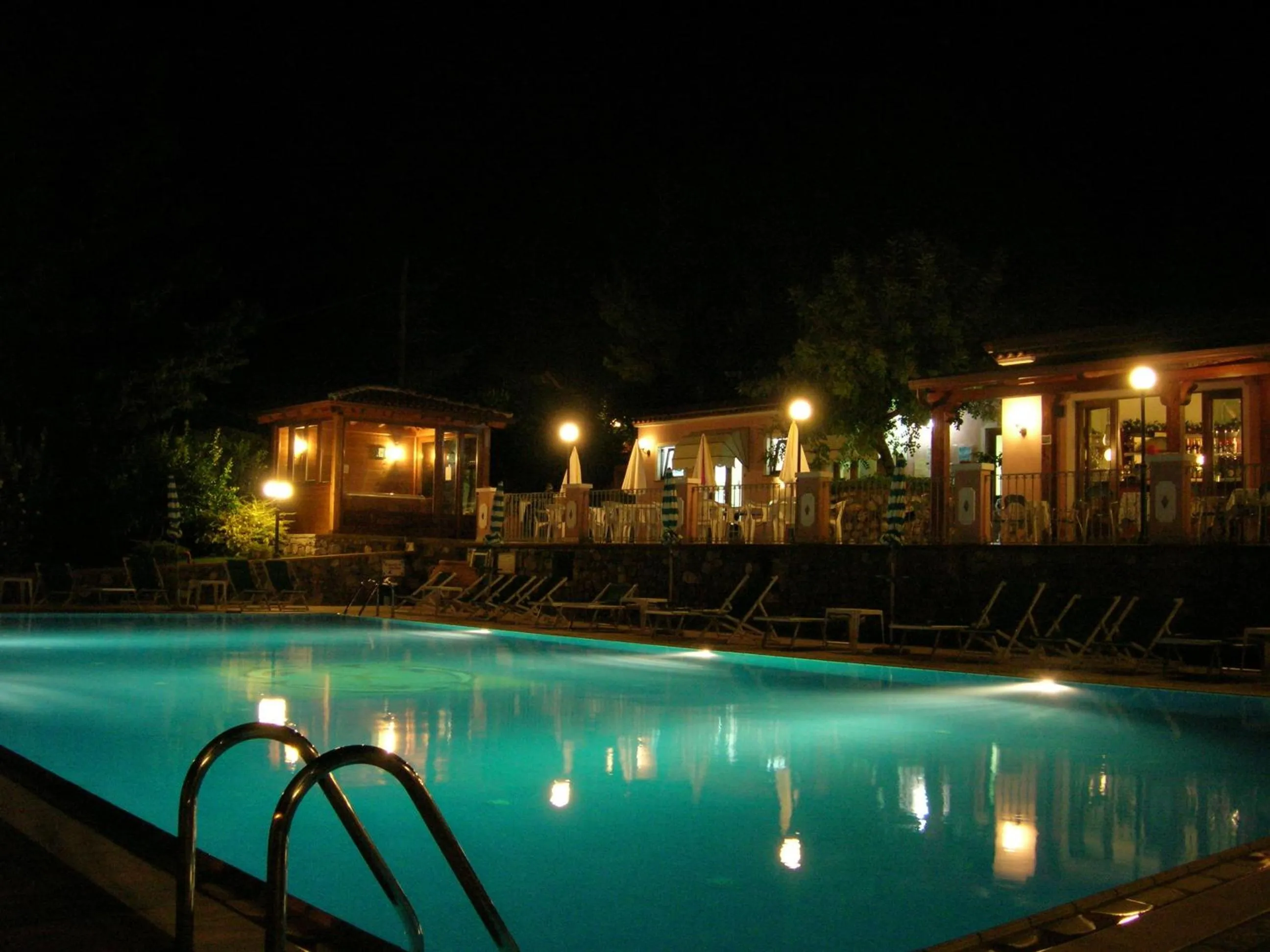 Swimming pool in Hotel Ristorante Borgo La Tana