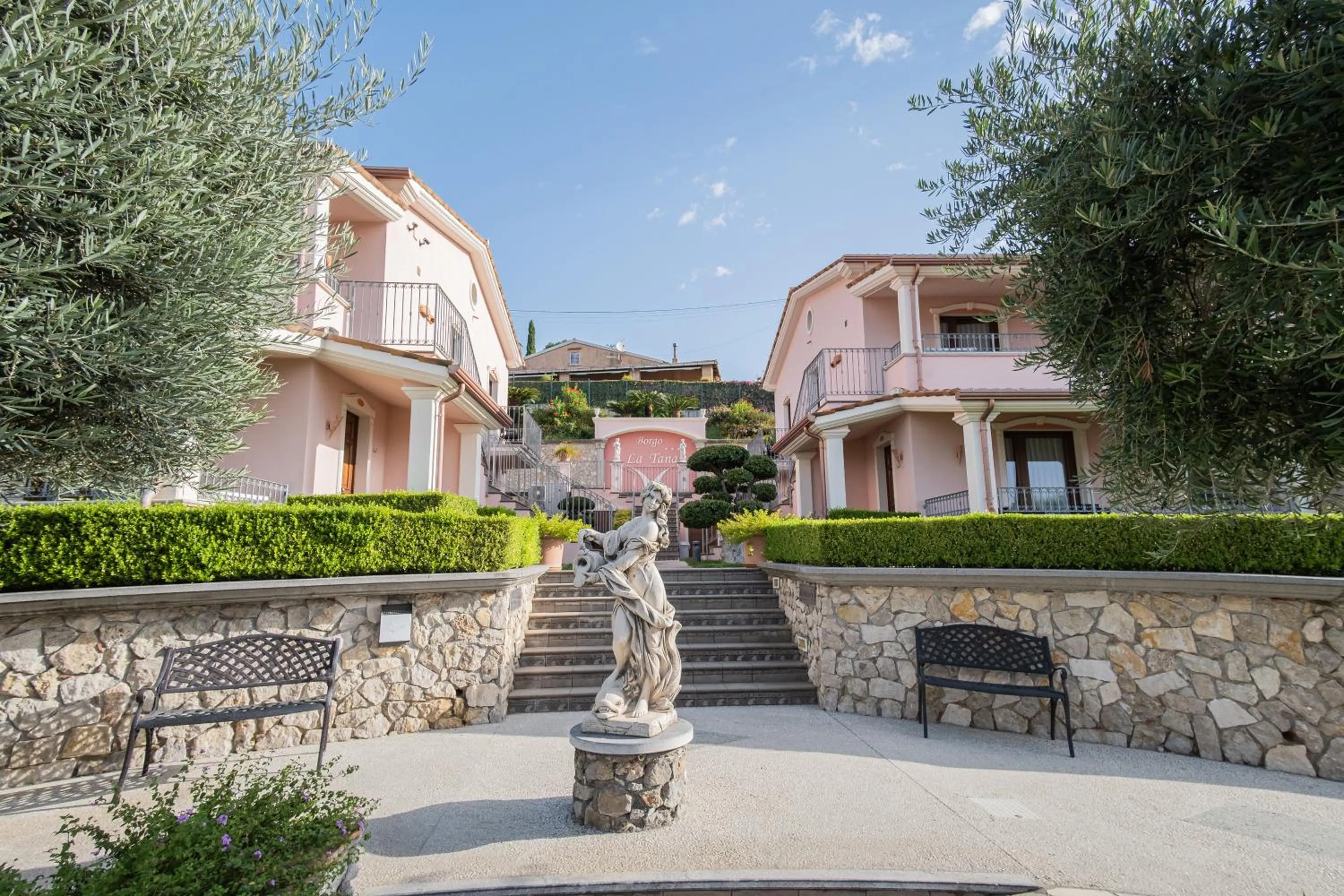 Hotel Ristorante Borgo La Tana