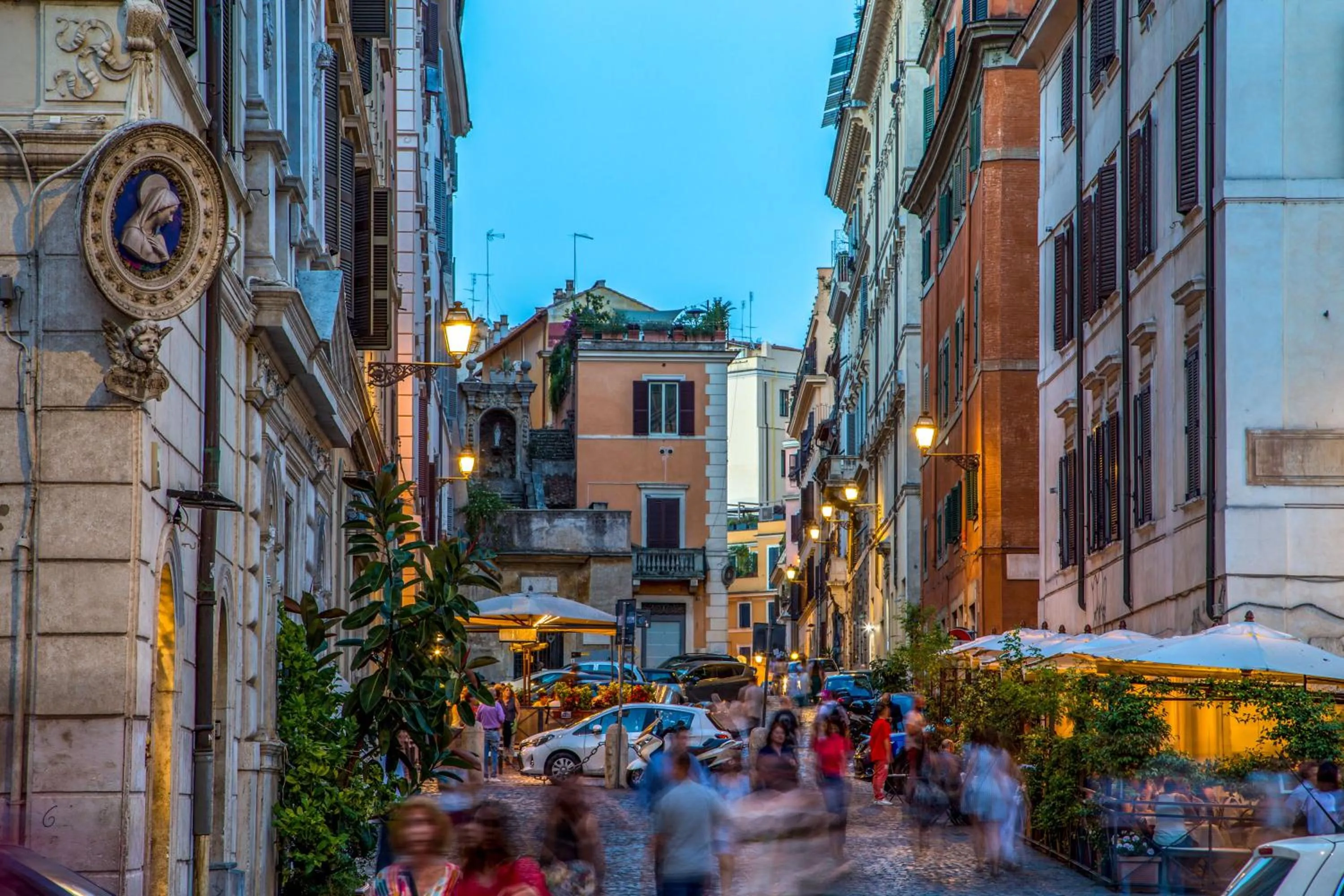 Restaurant/places to eat in Aenea Inn