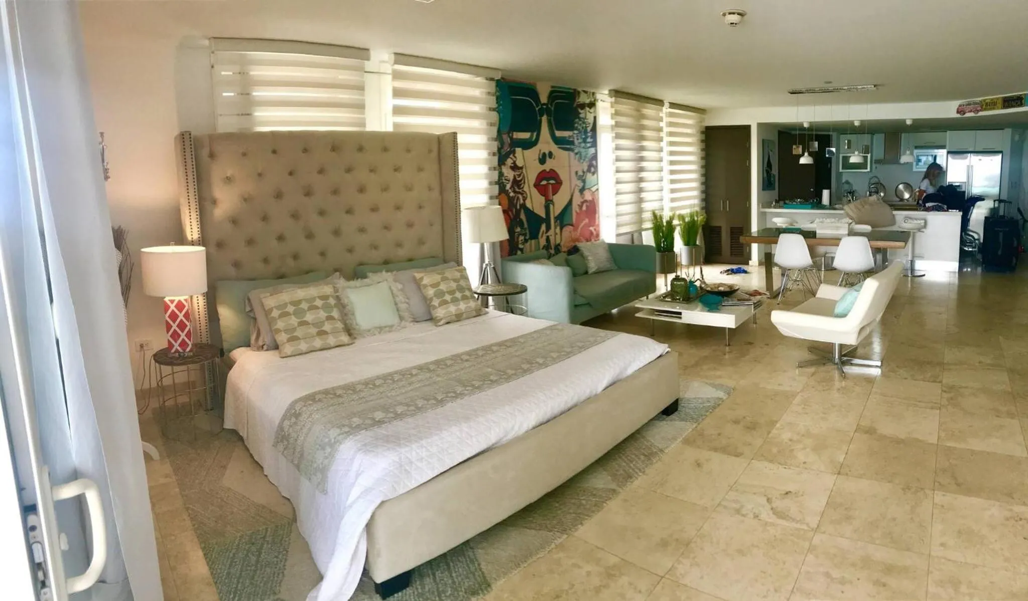 Bed in Modern Loft ,eagle Beach ,oasis Condo
