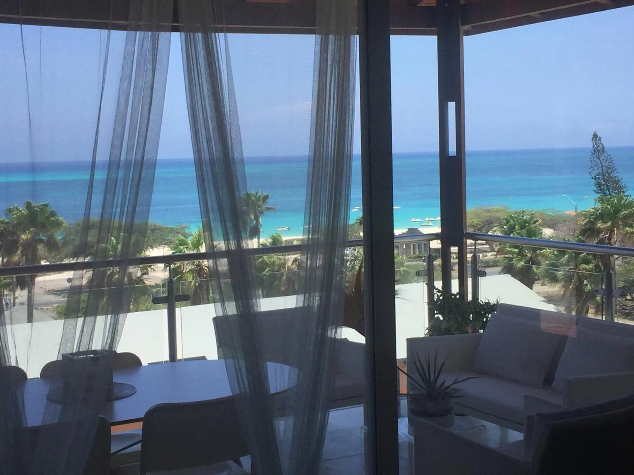 Modern Loft ,eagle Beach ,oasis Condo