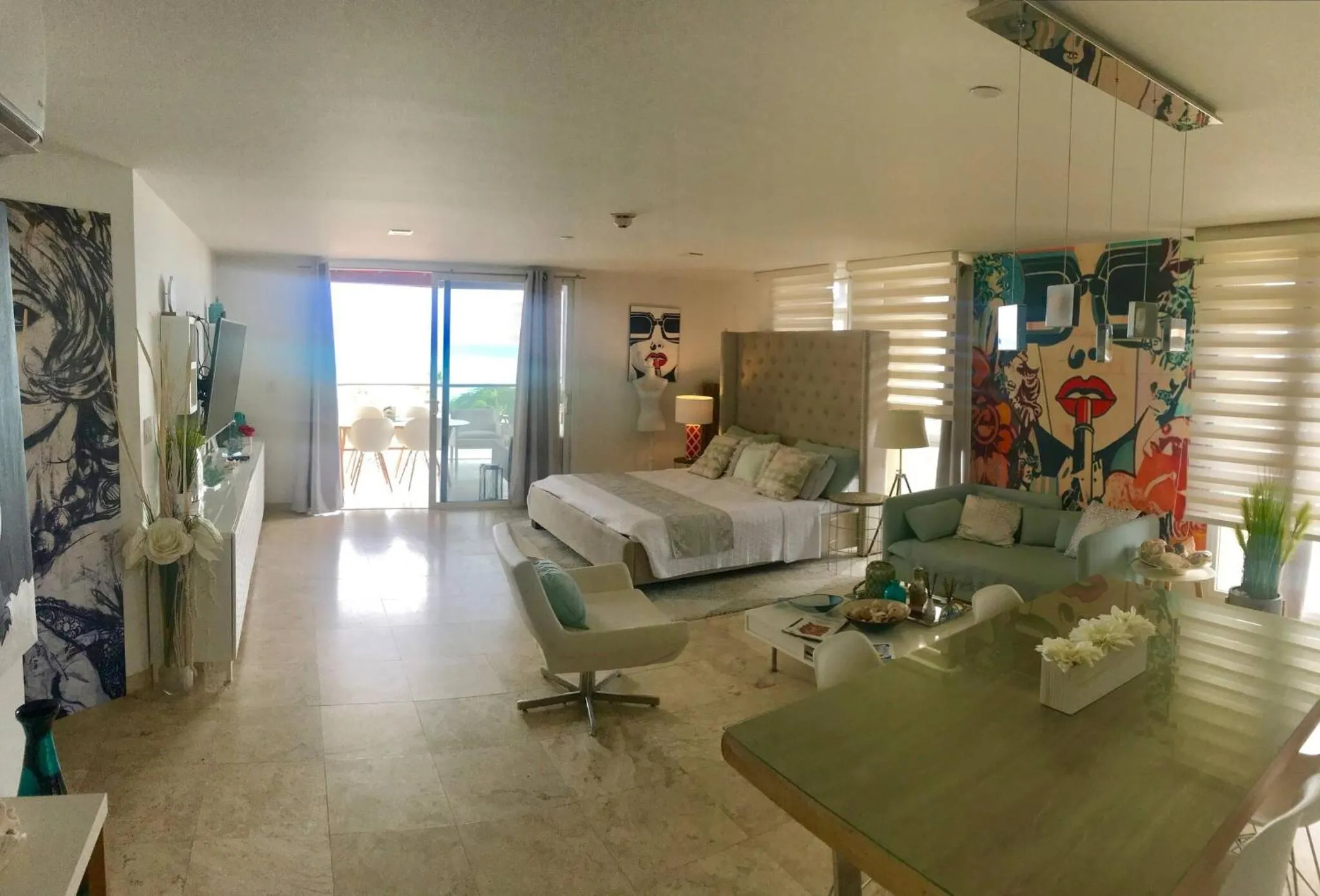 Bed in Modern Loft ,eagle Beach ,oasis Condo