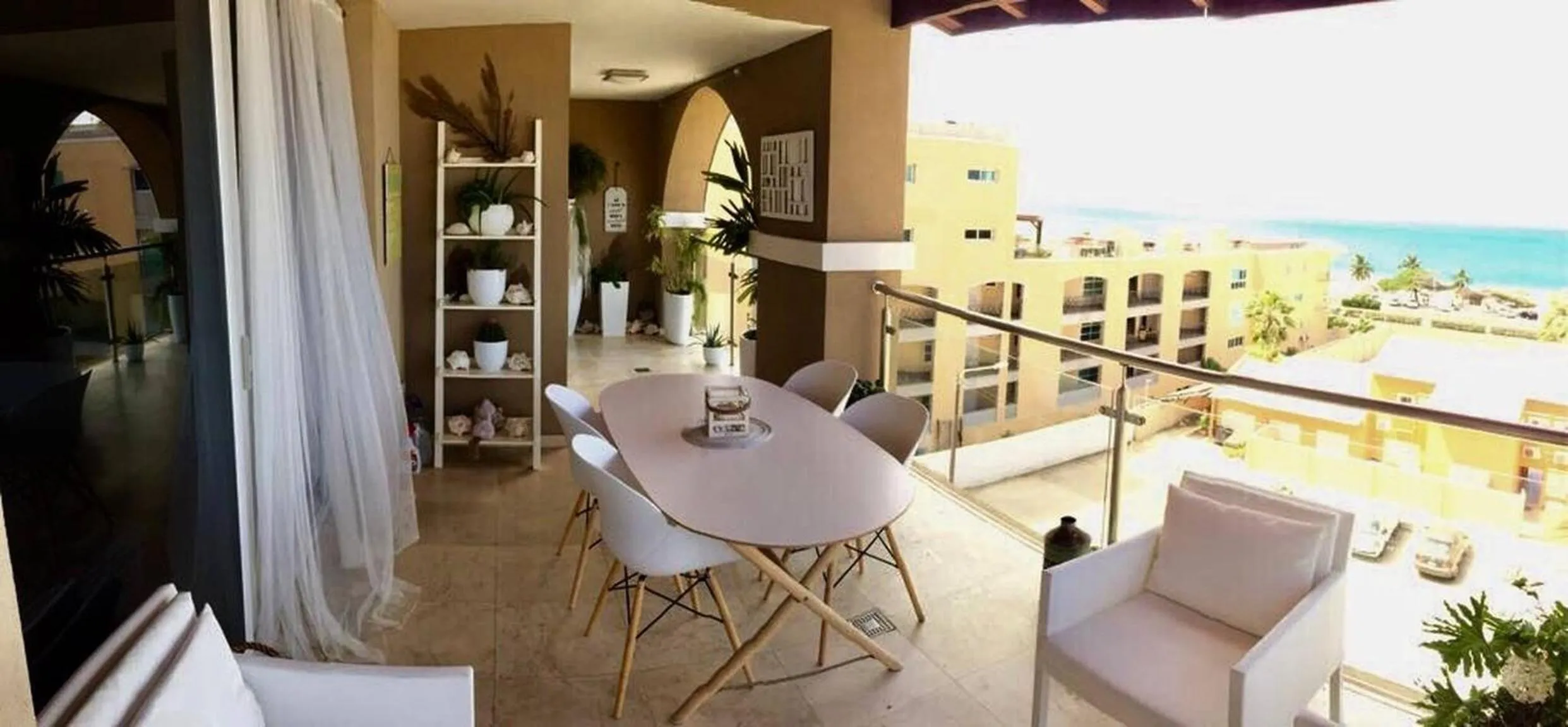 Modern Loft ,eagle Beach ,oasis Condo