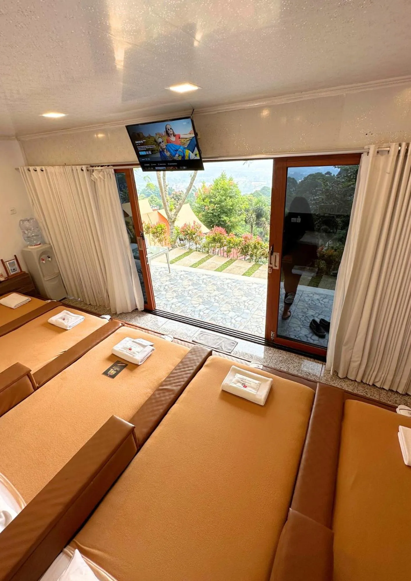 Bed in De Pointé Resort & Resto