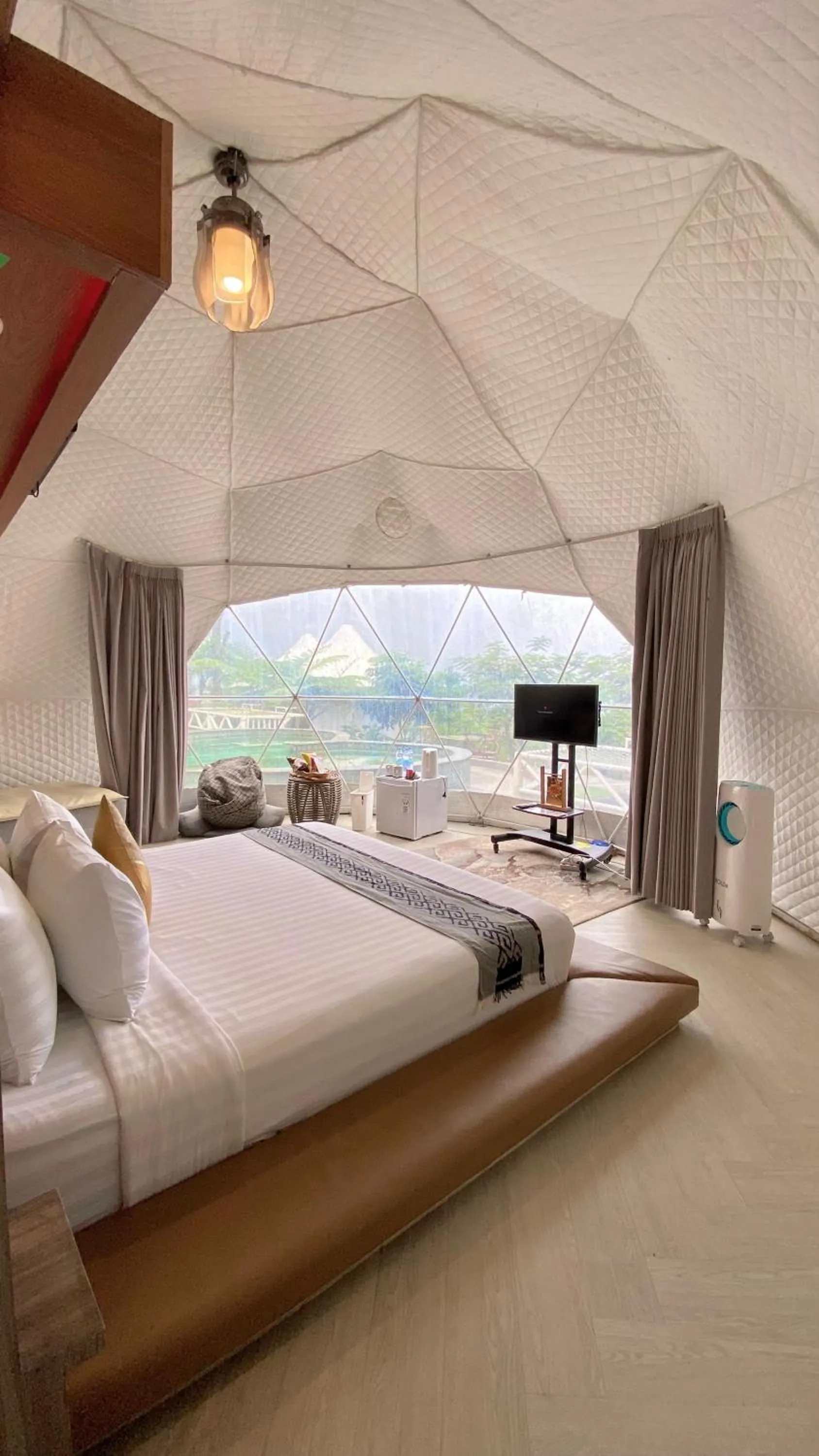 Bed in De Pointé Resort & Resto