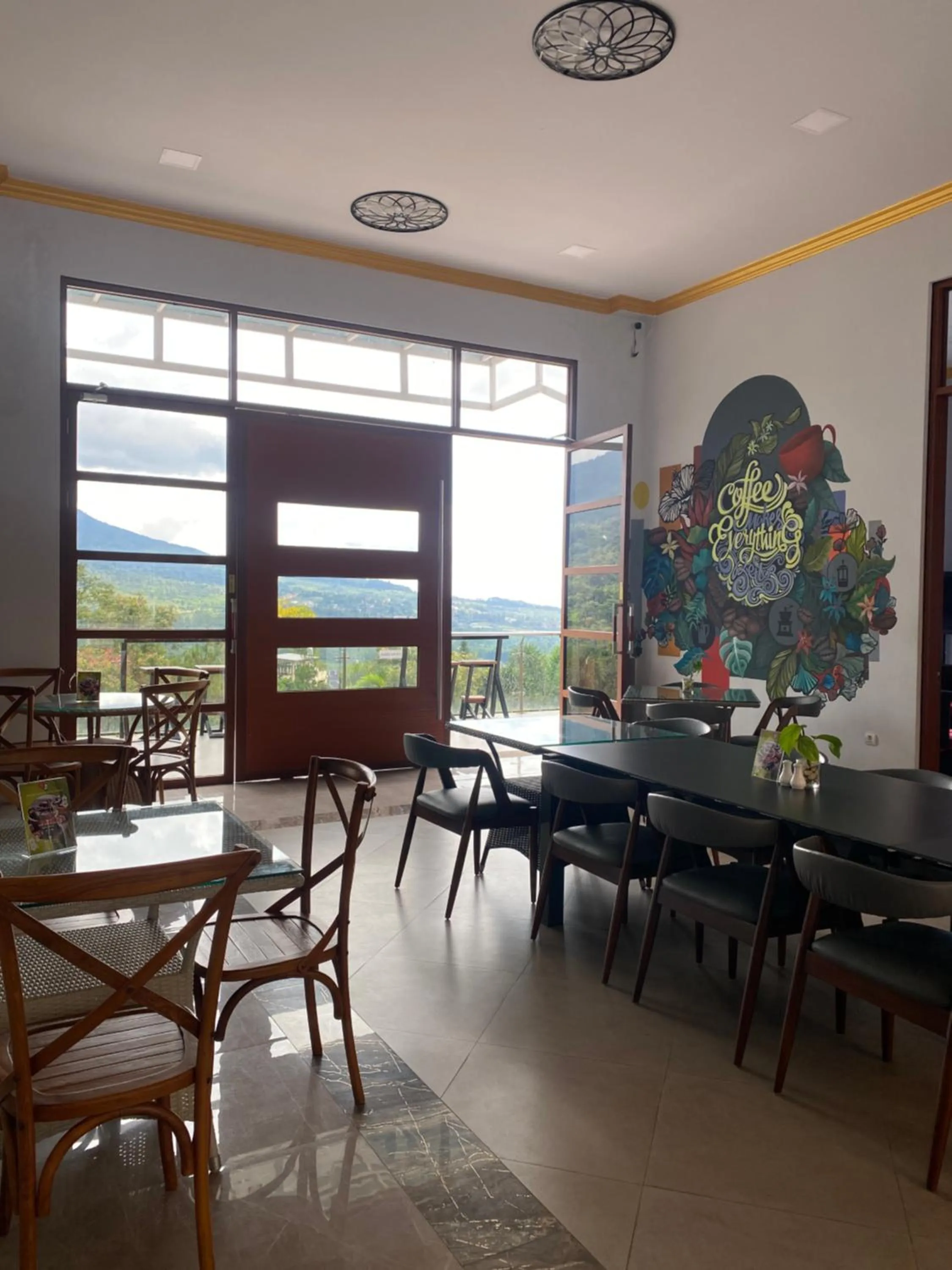 Restaurant/places to eat in De Pointé Resort & Resto