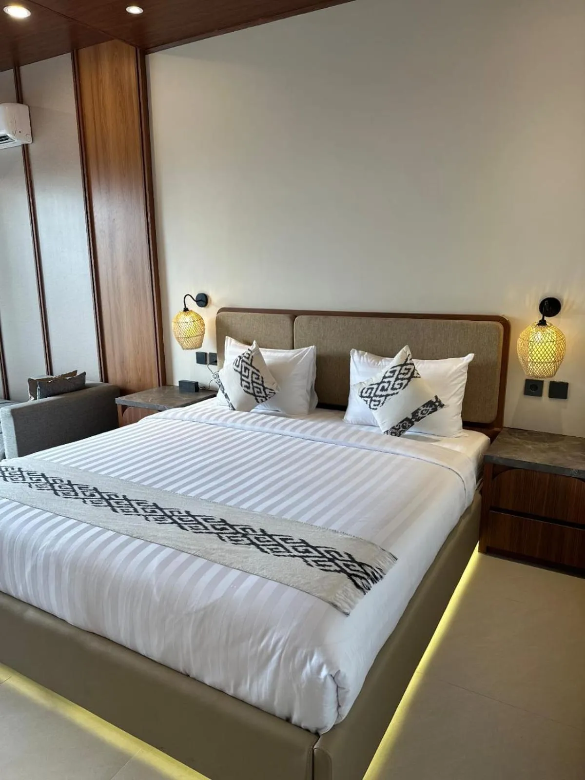 Bed in De Pointé Resort & Resto