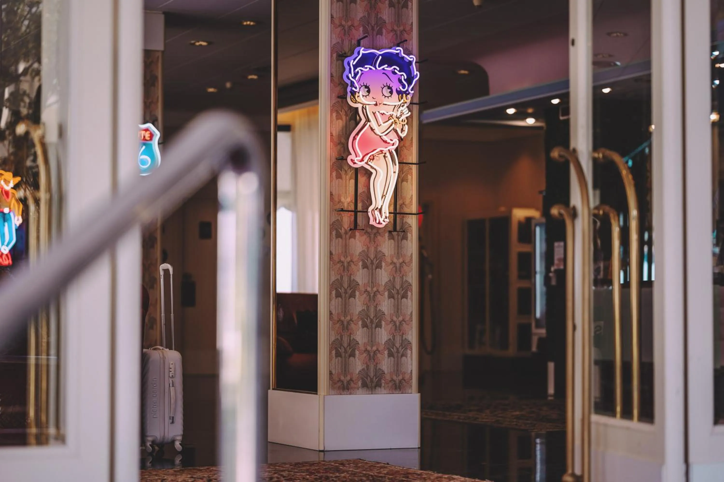 Decorative detail in Hotel Monaco & Quisisana