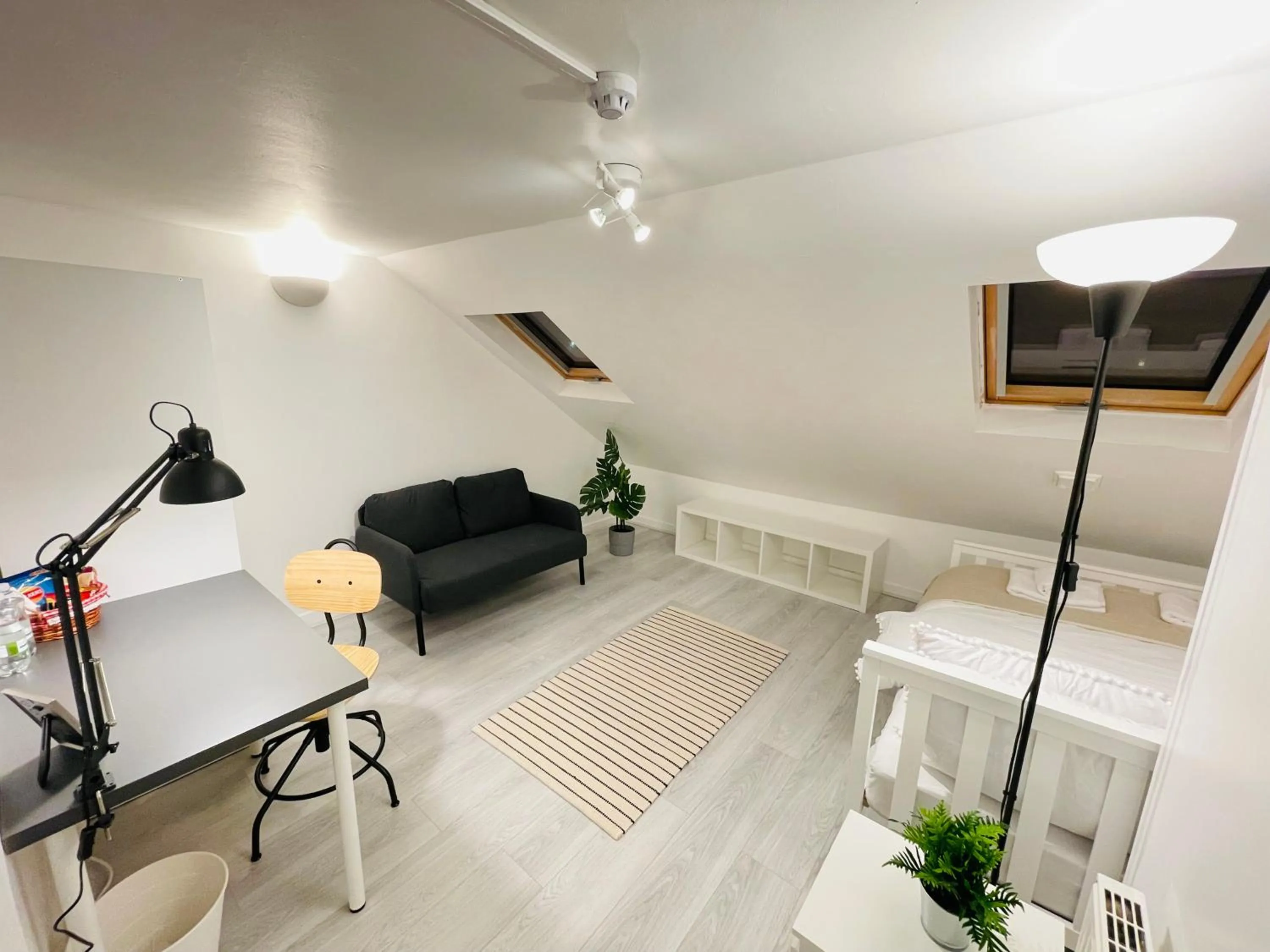 Bedroom in Leytonstone House - SleepyLodge