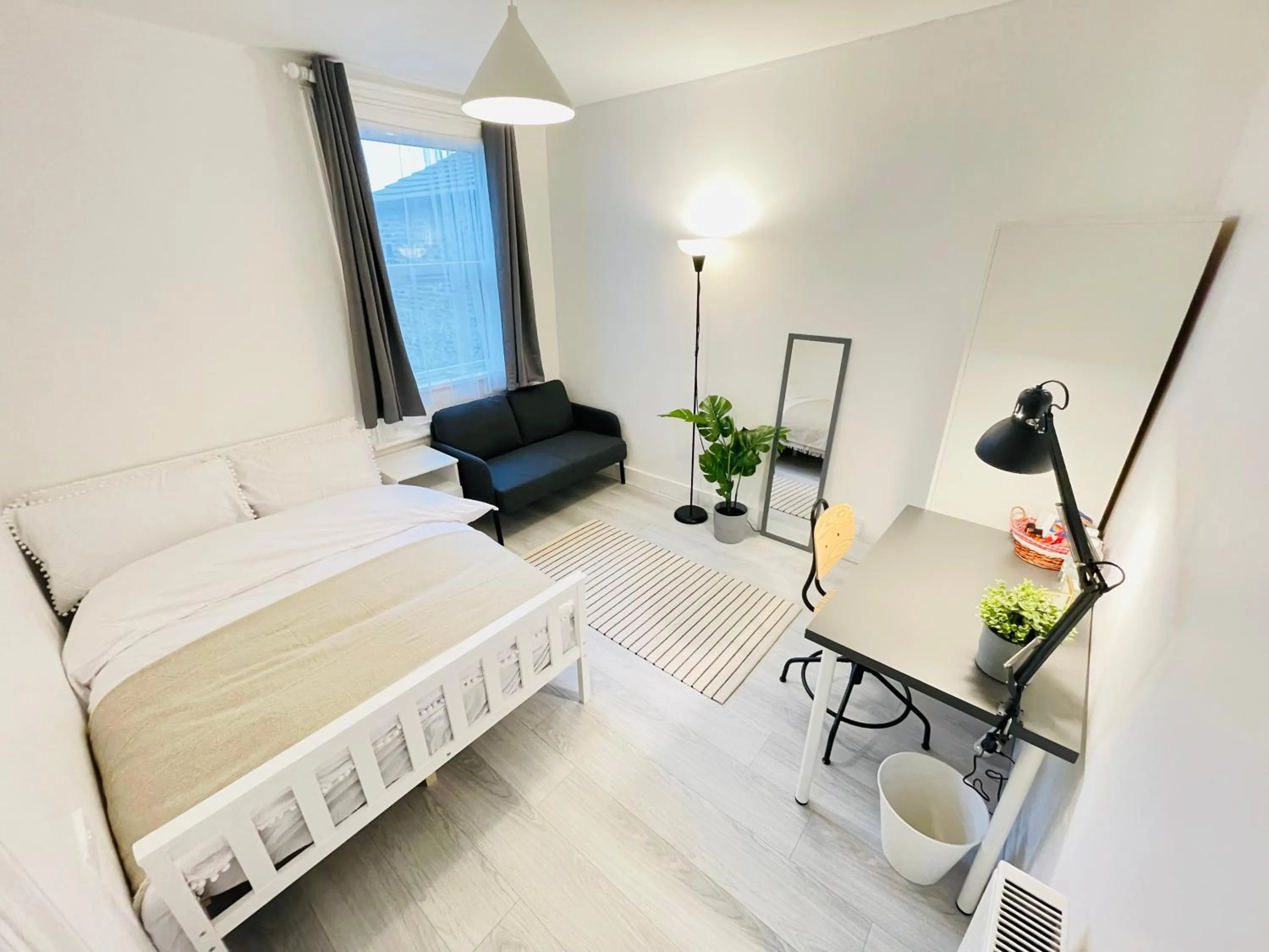 Bedroom, Bed in Leytonstone House - SleepyLodge