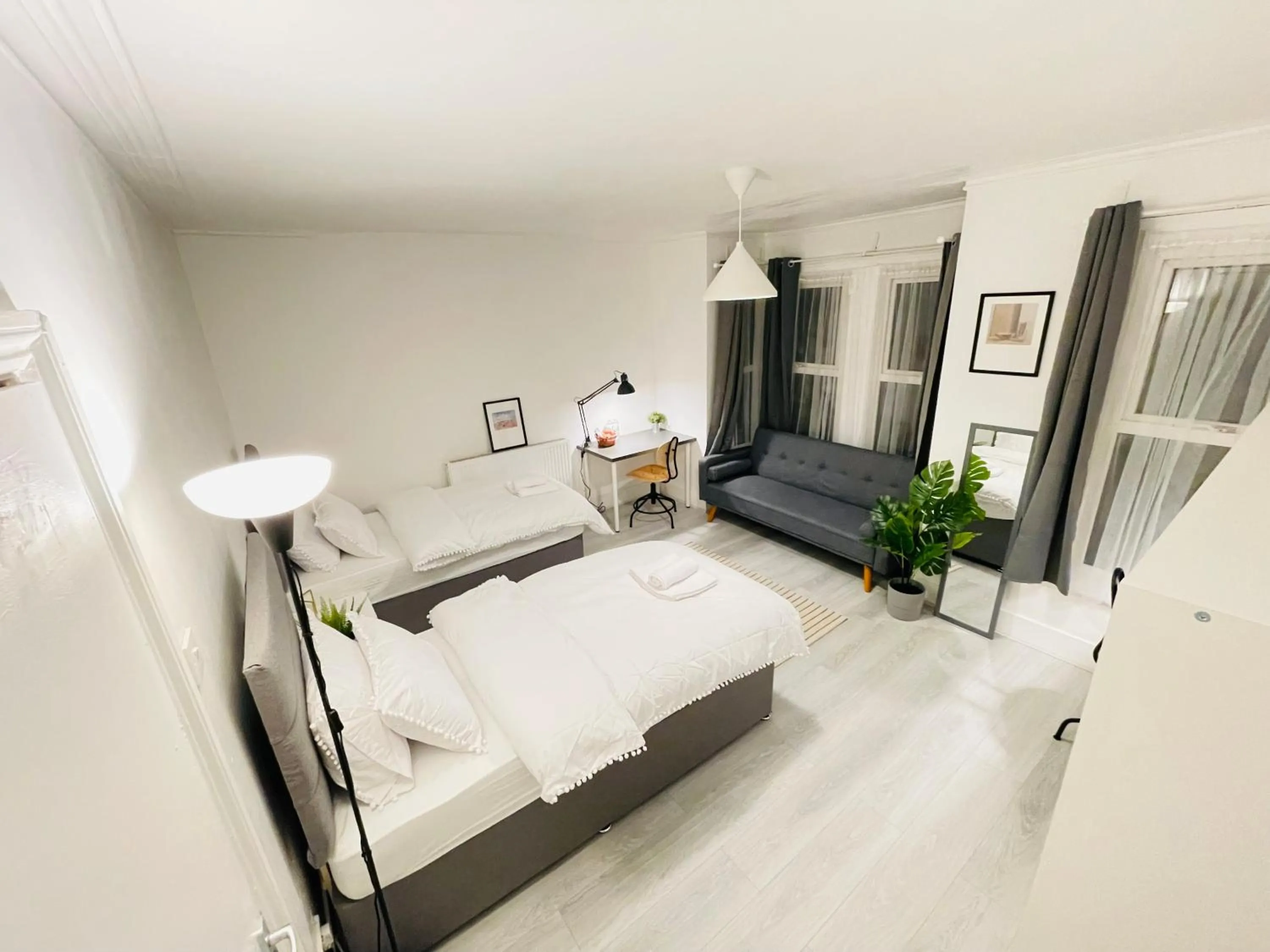 Bedroom, Bed in Leytonstone House - SleepyLodge