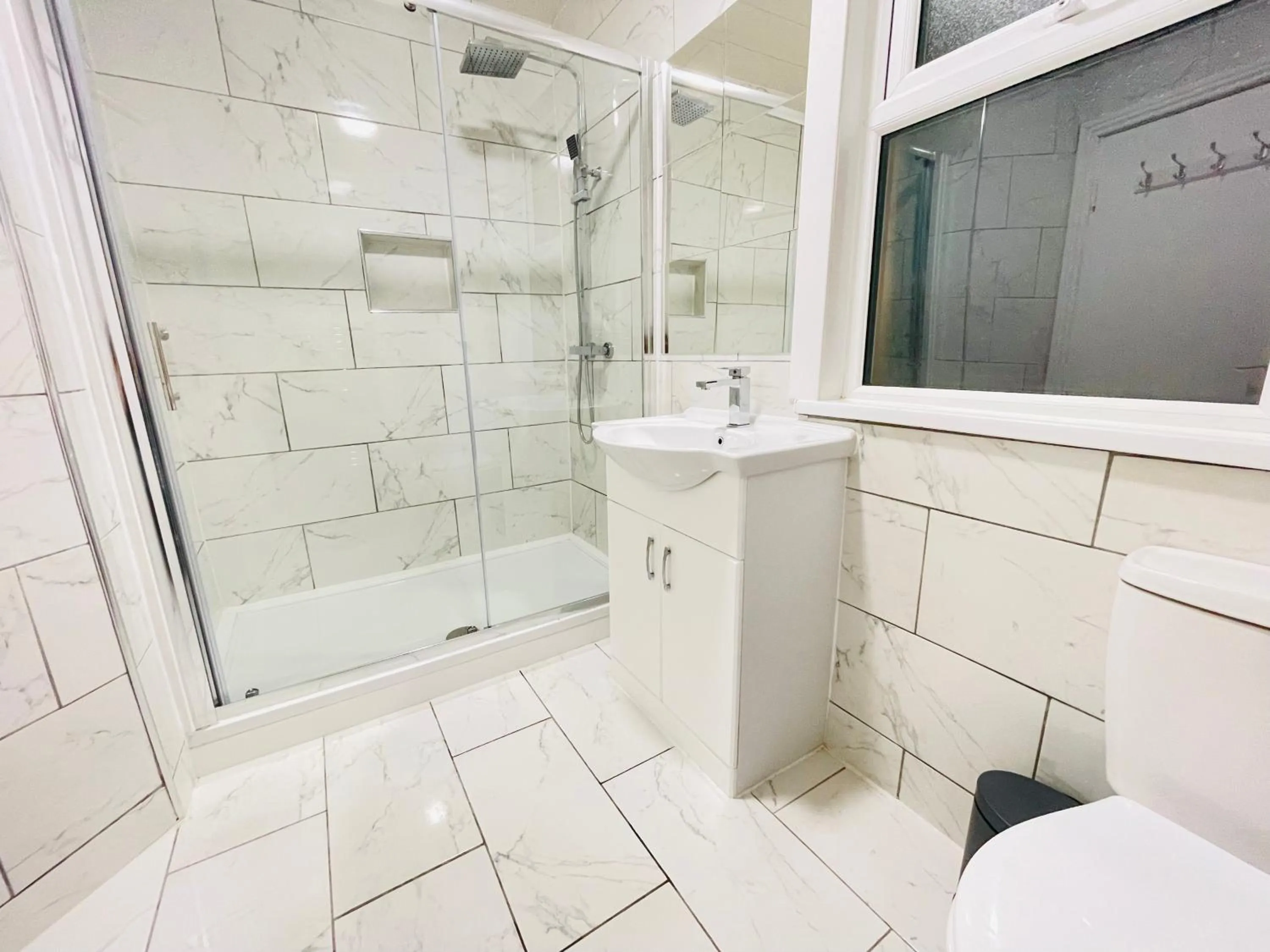 Bathroom in Leytonstone House - SleepyLodge