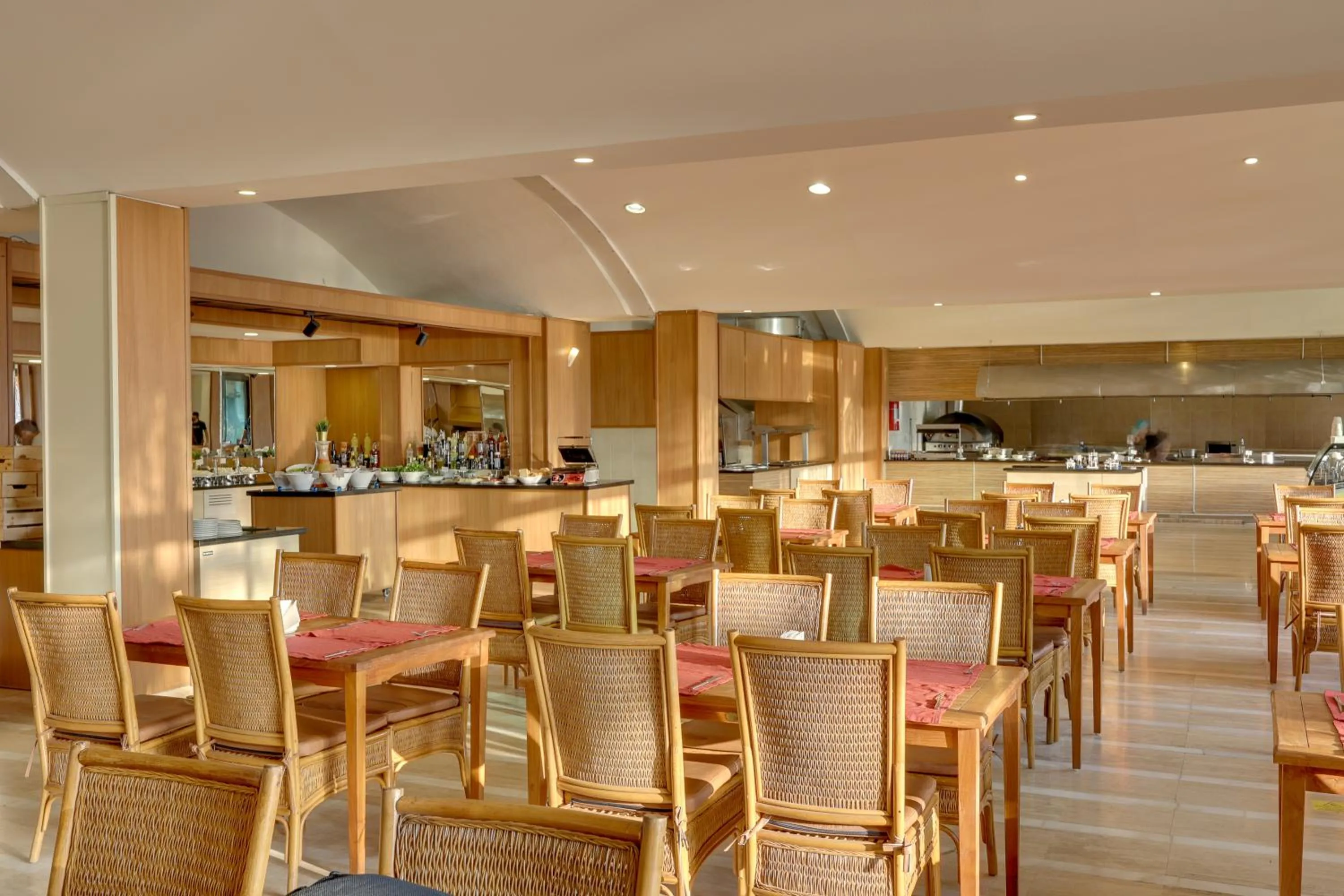 Restaurant/places to eat in Faros Premium Beach