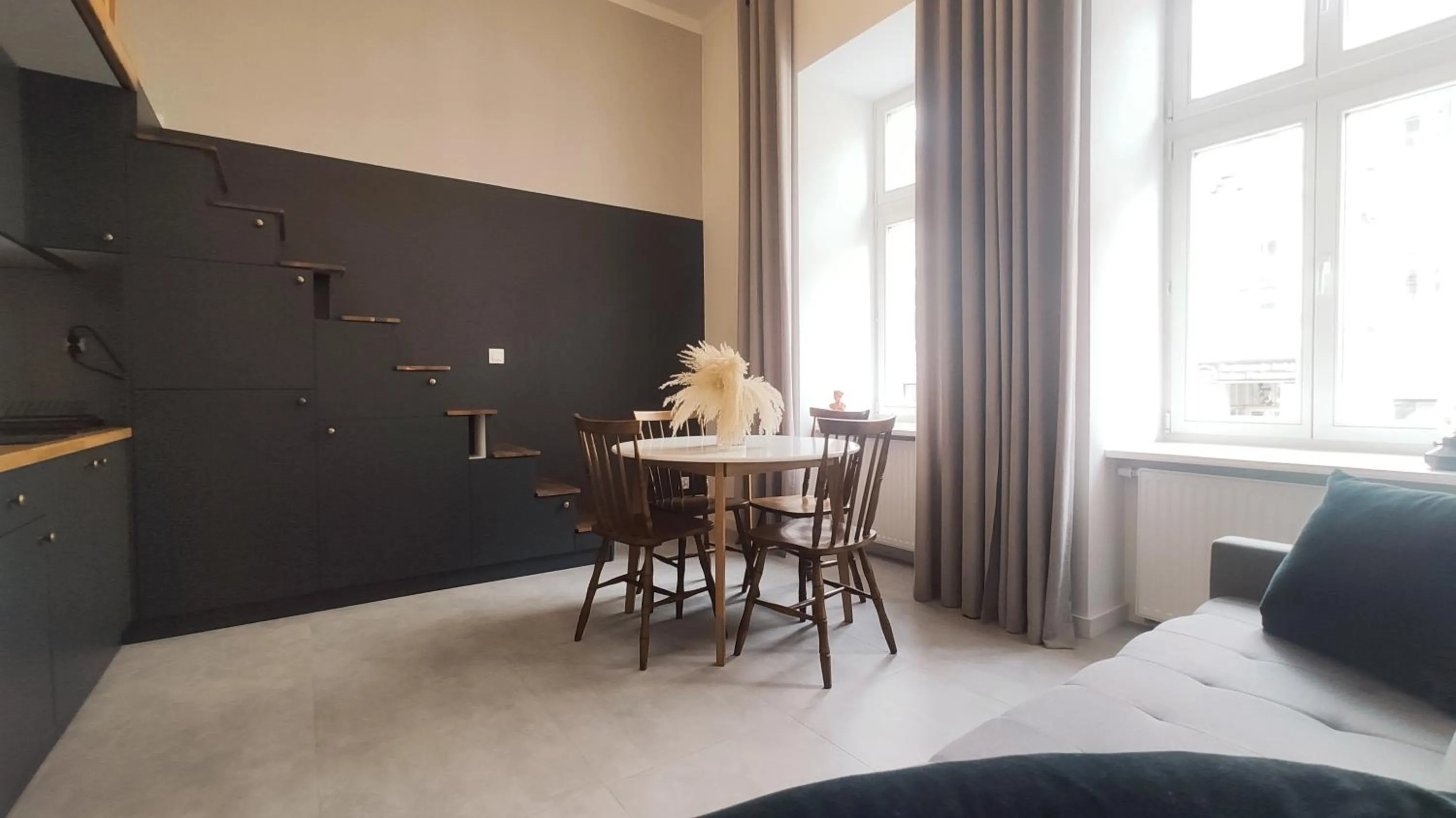 Living room in Starowislna 43 by Homeprime