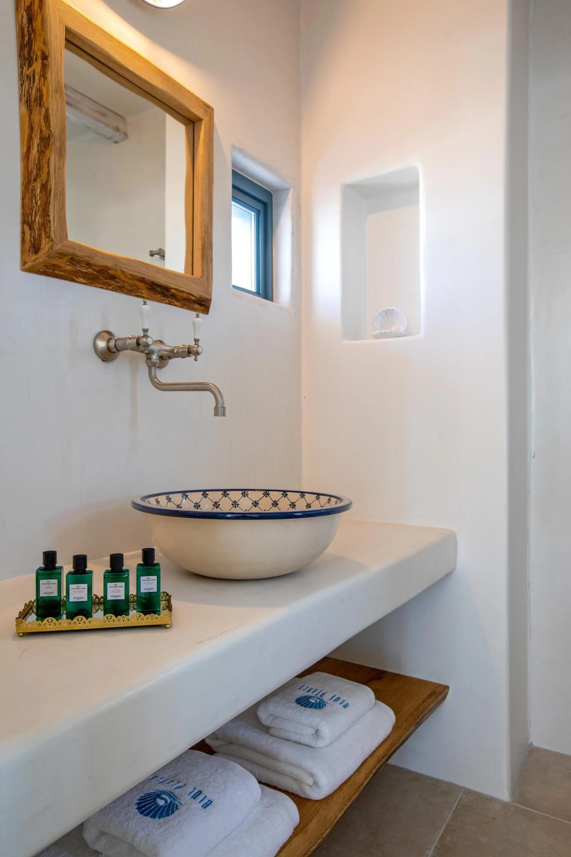 Bathroom in Blue Pearls-Adults Only Luxury Suites