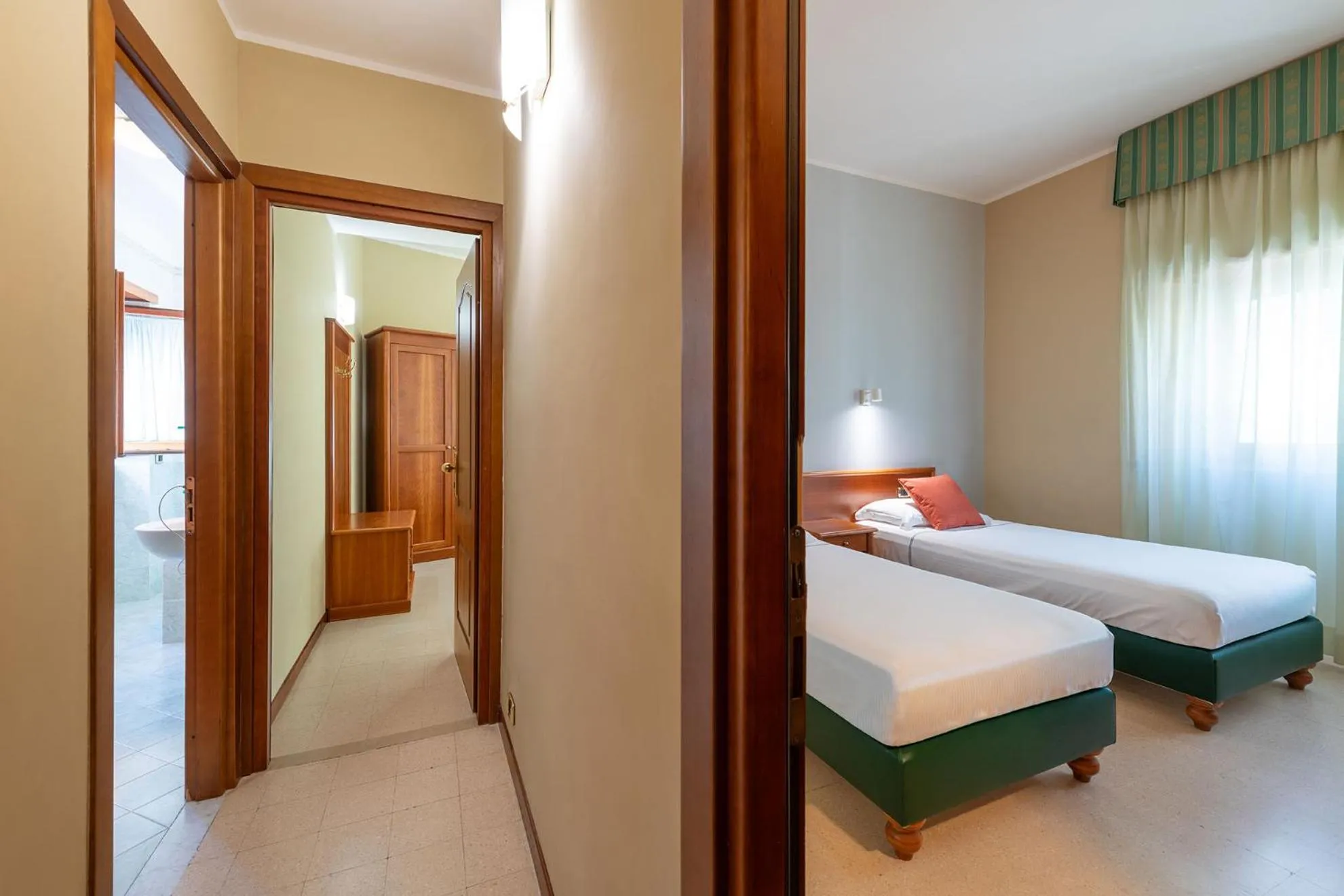 Photo of the whole room, Bed in Astura Palace Hotel