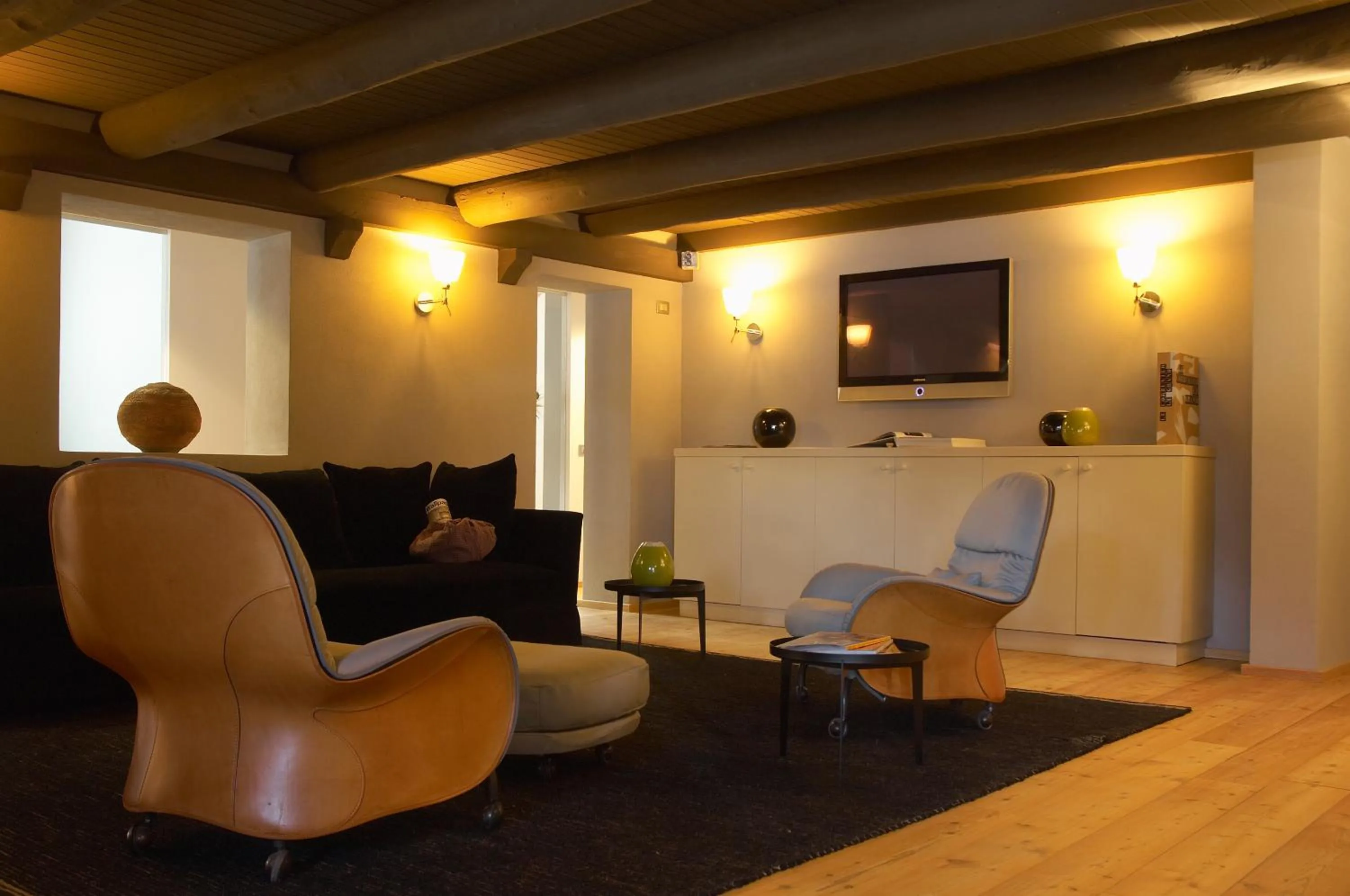 TV and multimedia in Hotel Village