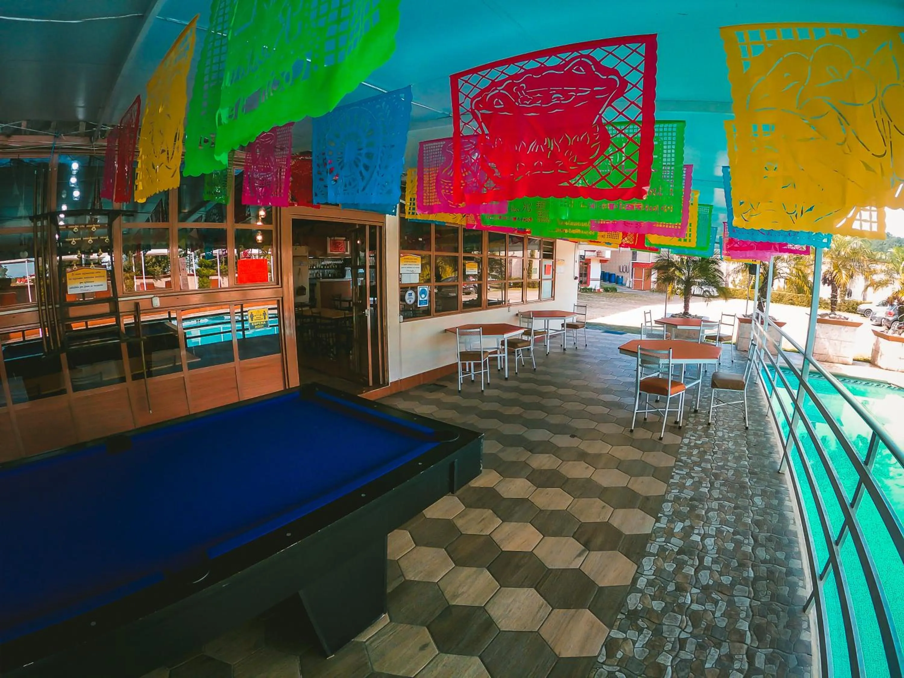 Billiard in Hotel & Suites Posada Molina