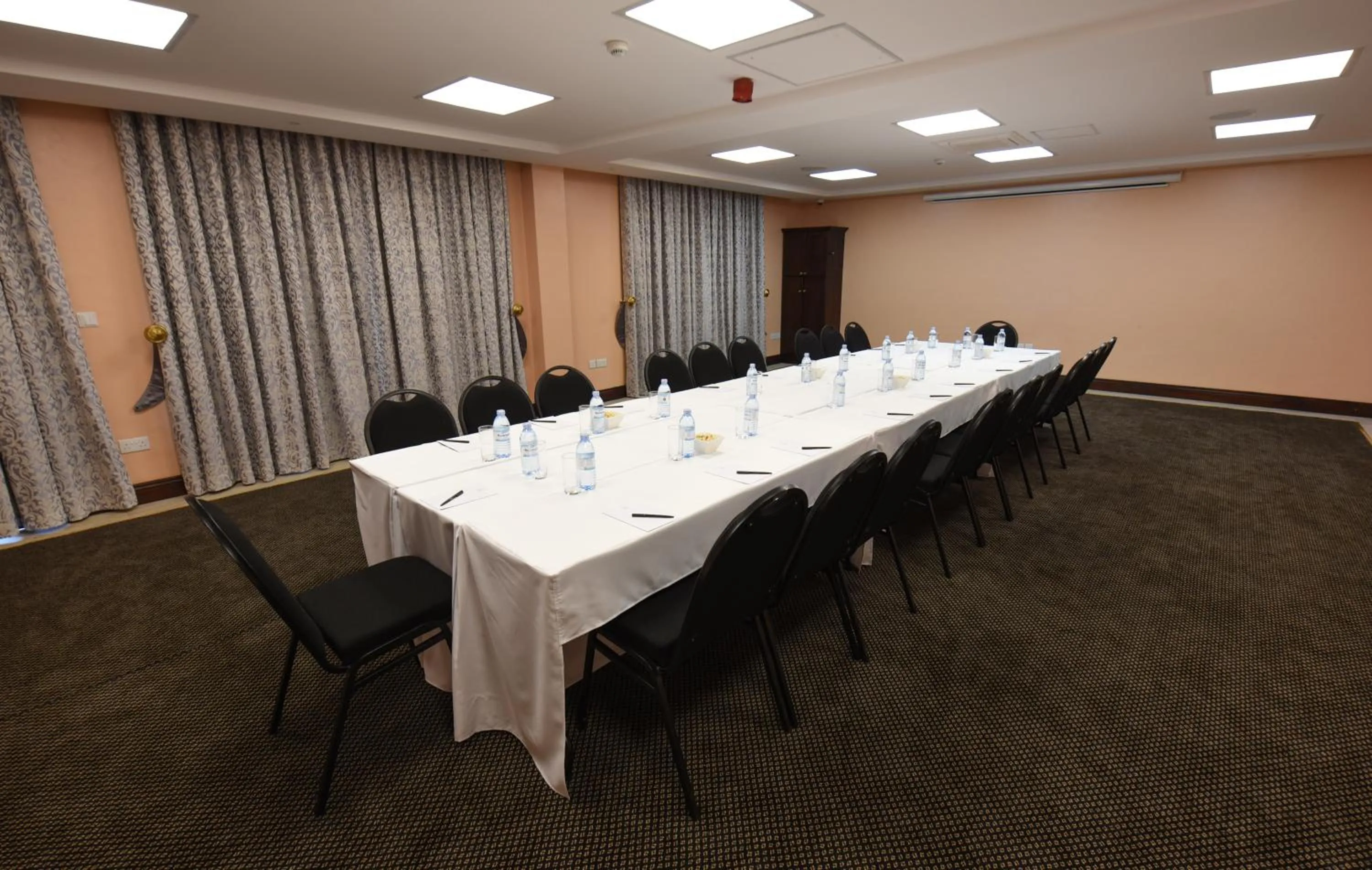 Meeting/conference room in Casa Solada Hotel