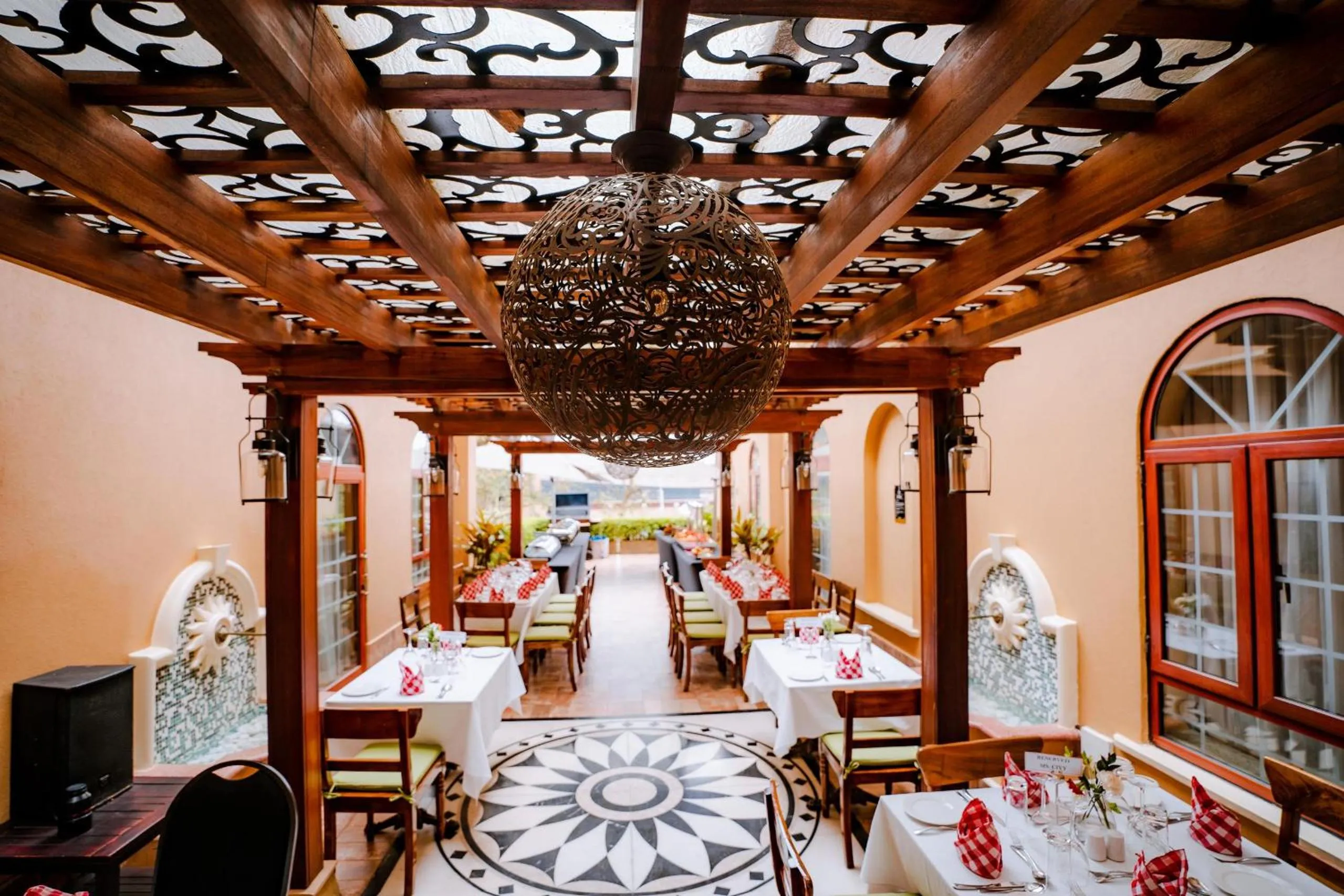 Restaurant/places to eat in Casa Solada Hotel