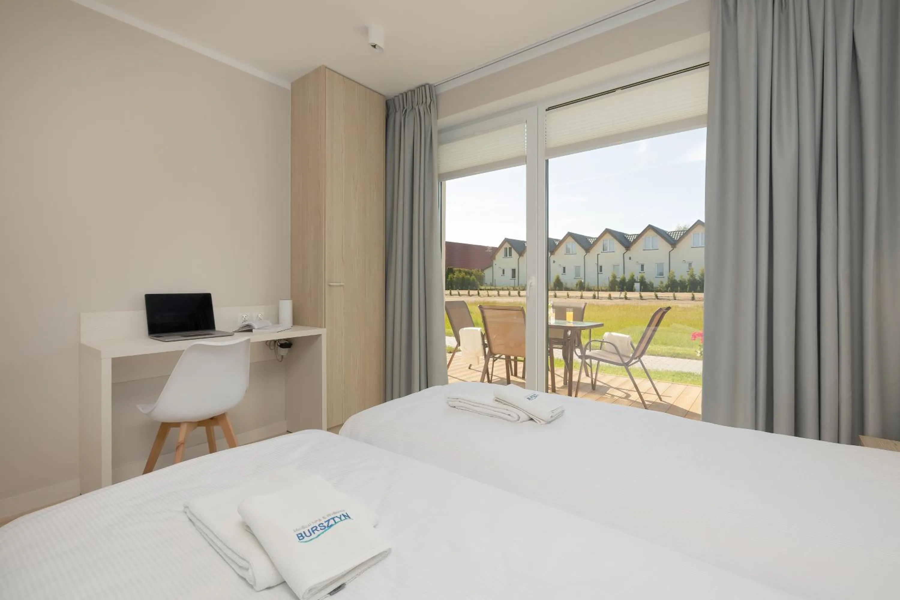 Balcony/Terrace, Bed in BURSZTYN - BERNSTEIN APARTMENTS