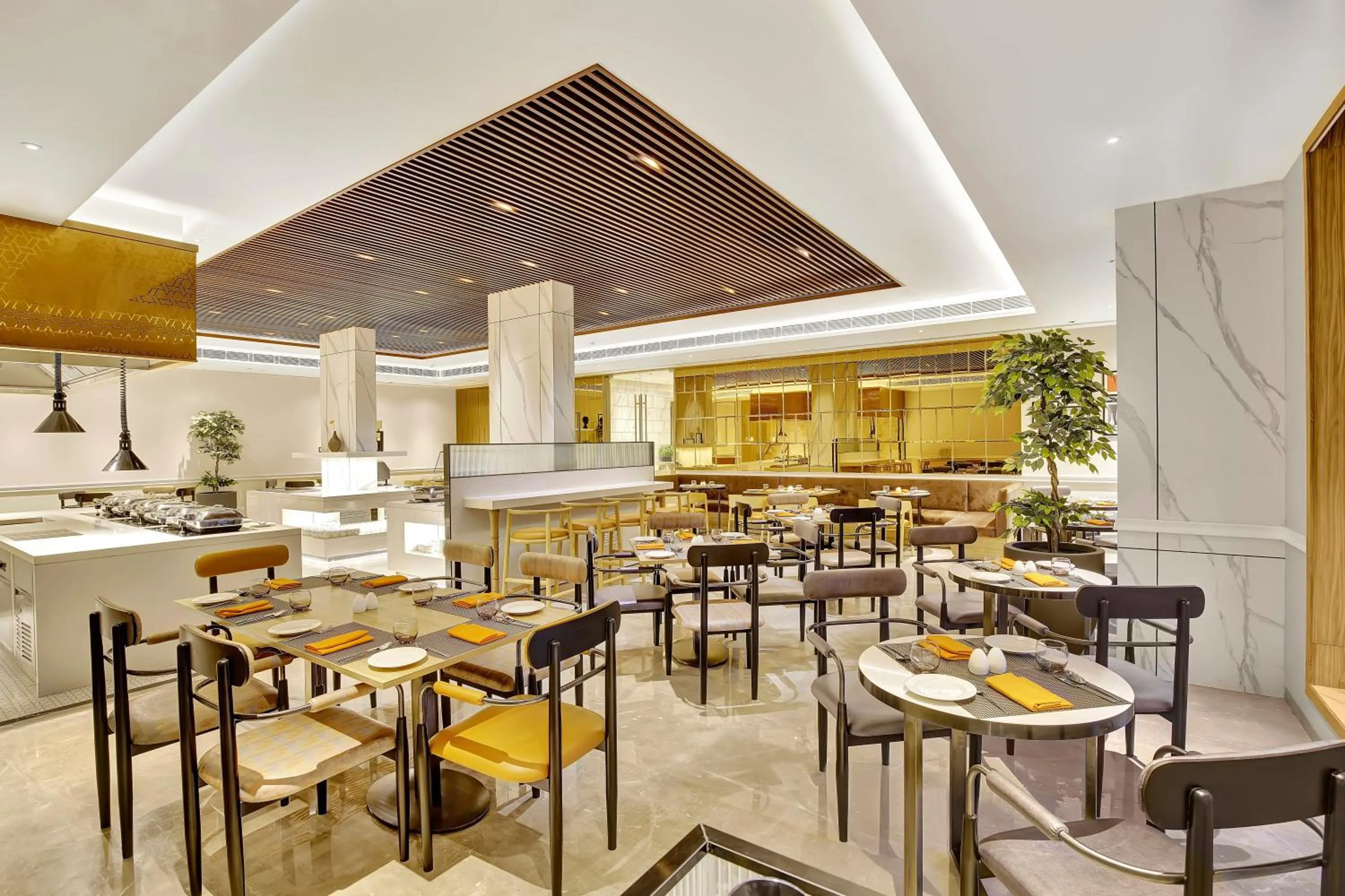 Restaurant/places to eat in Park Inn by Radisson Surat