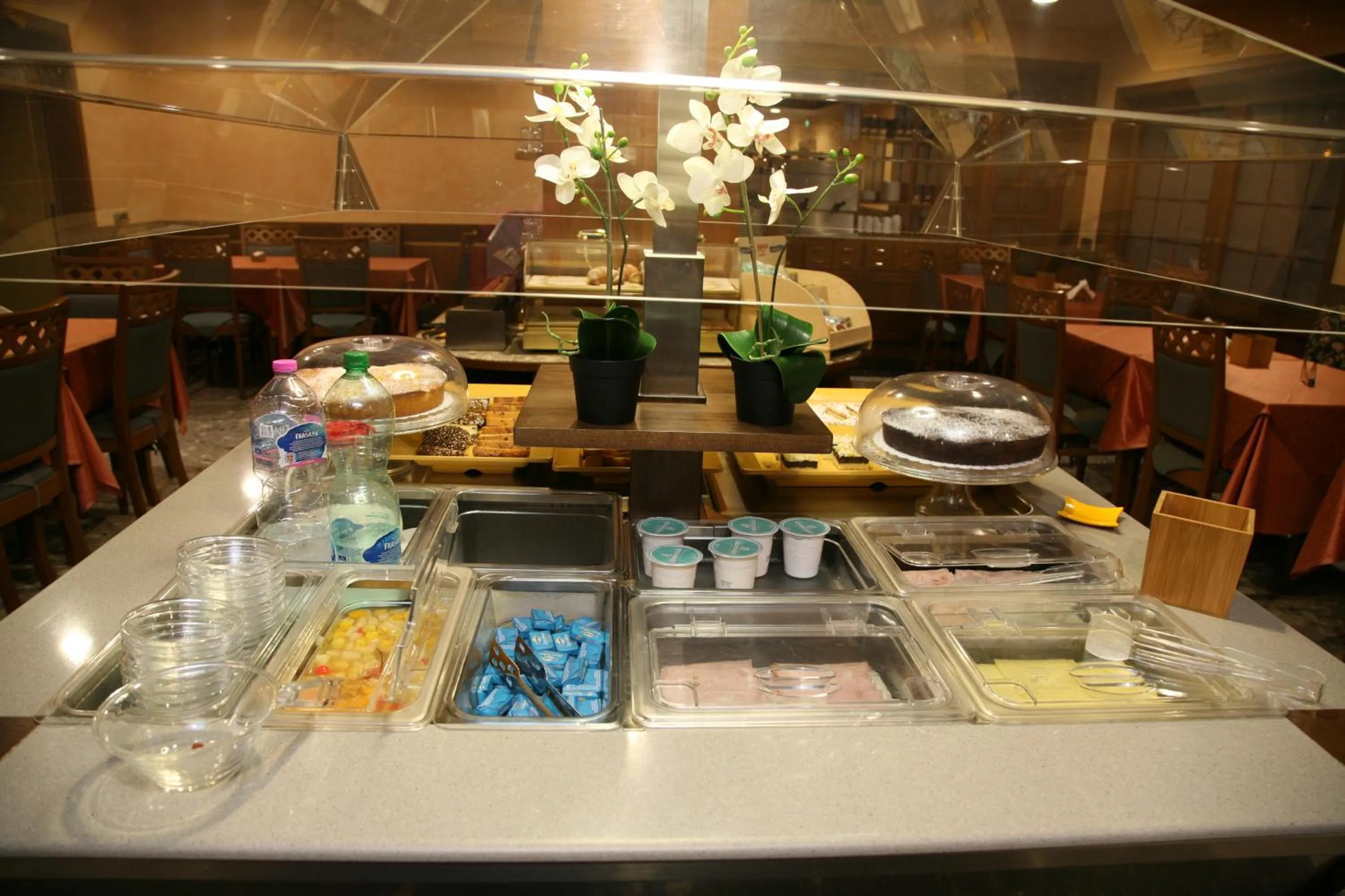 Food and drinks in Hotel Meeting