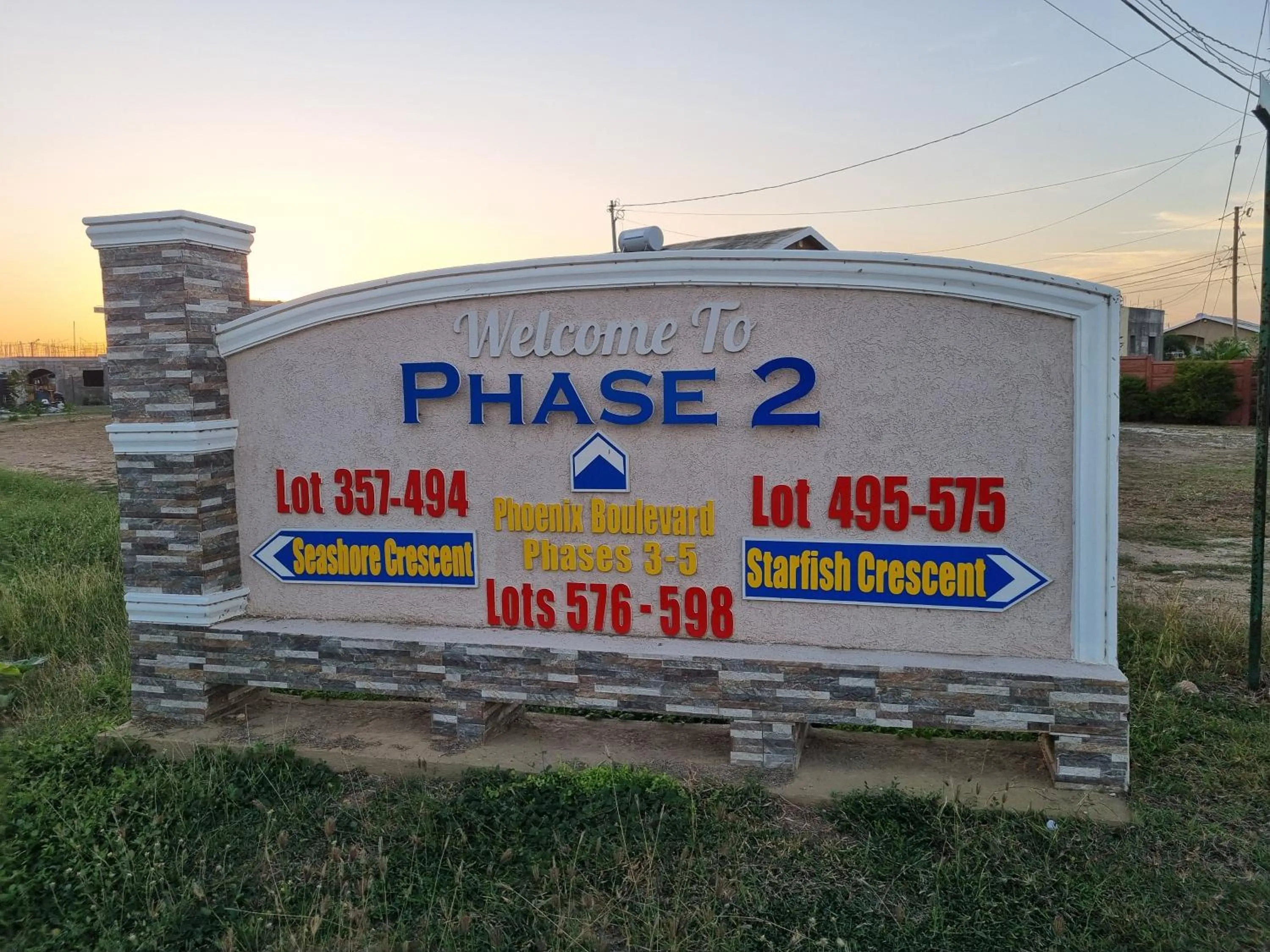 2-Bed Sleeps 4 Private Garden Parking