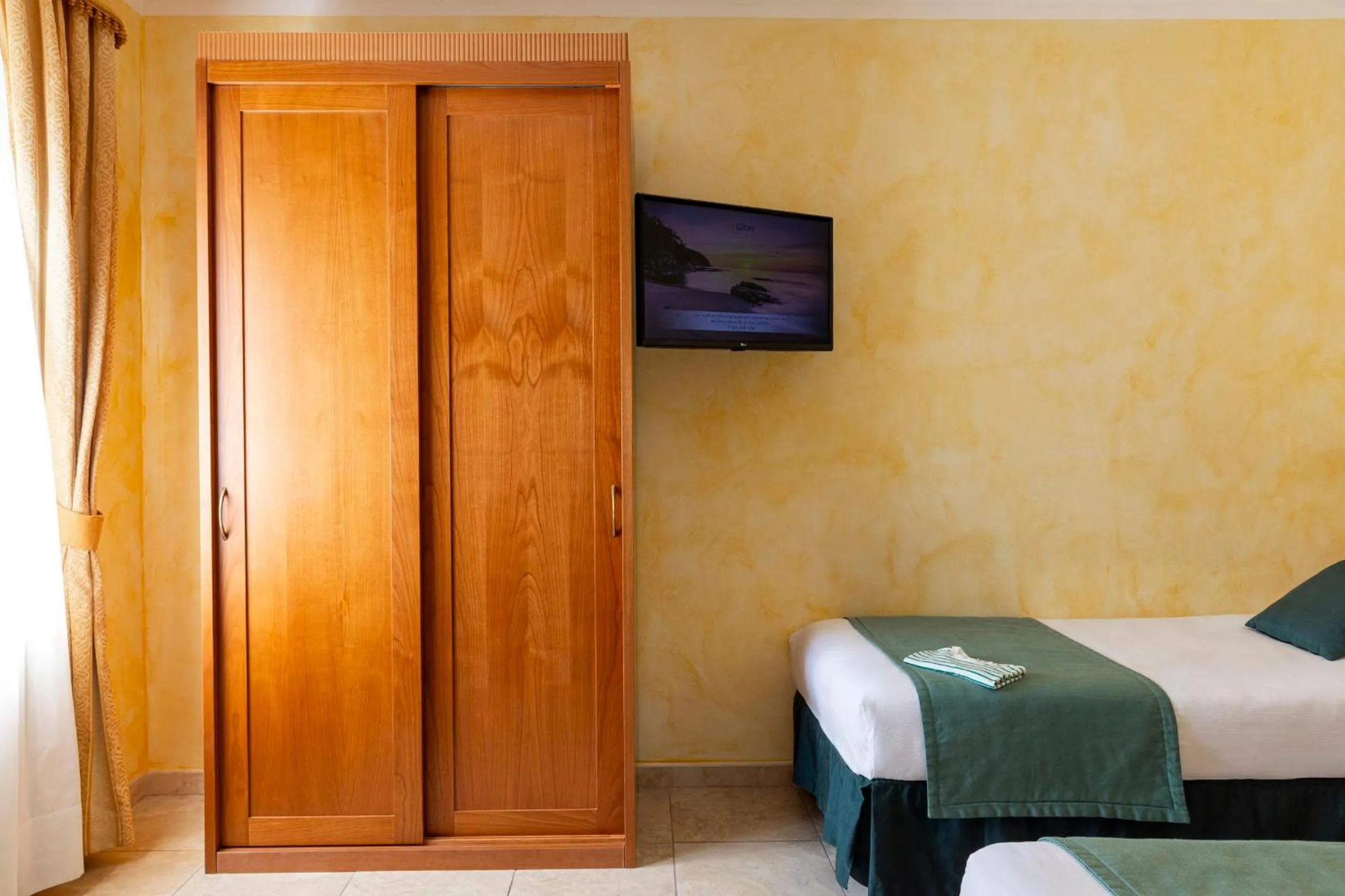 Bedroom, Bed in Hotel & Residence Venezia 2000