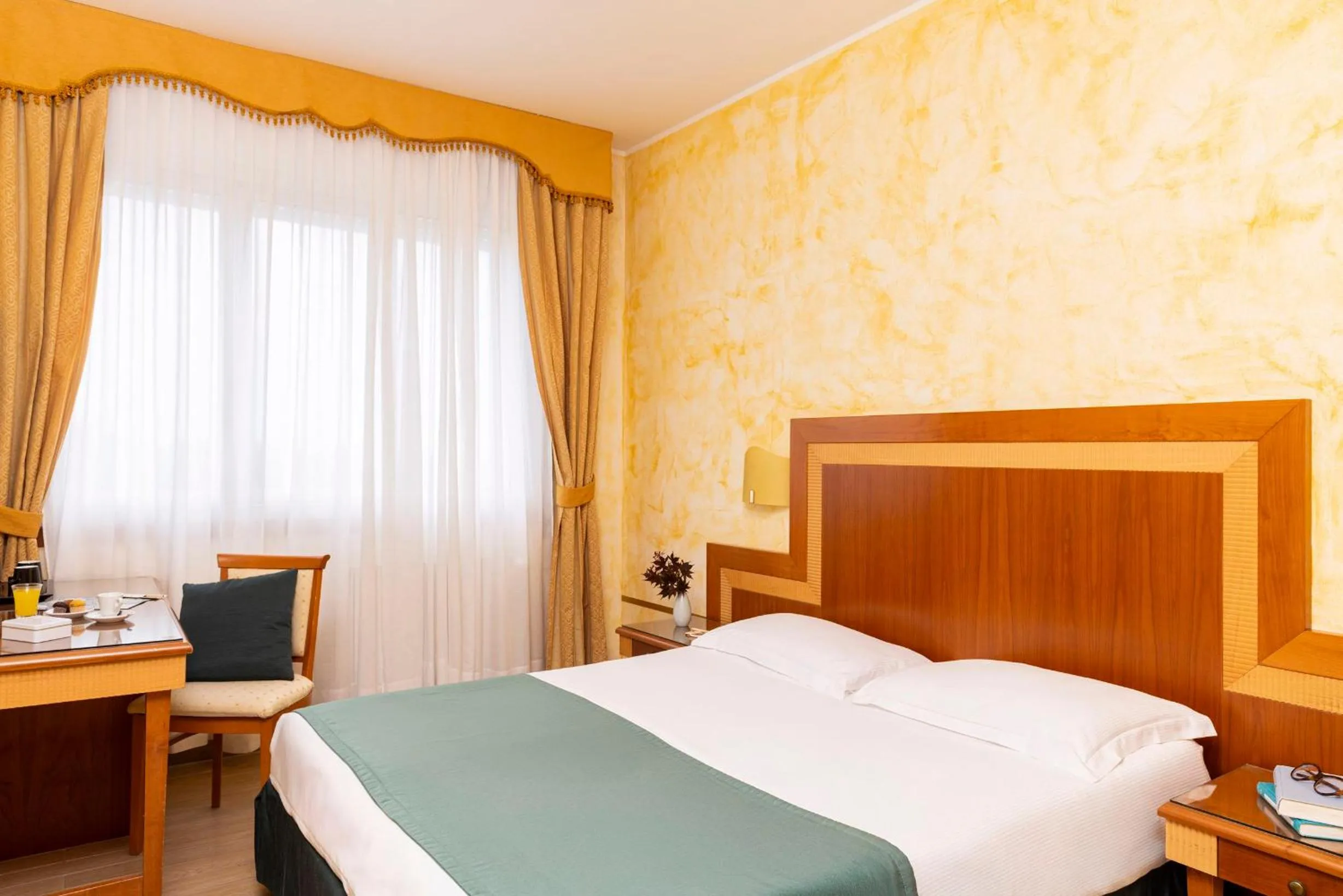 Bedroom, Bed in Hotel & Residence Venezia 2000