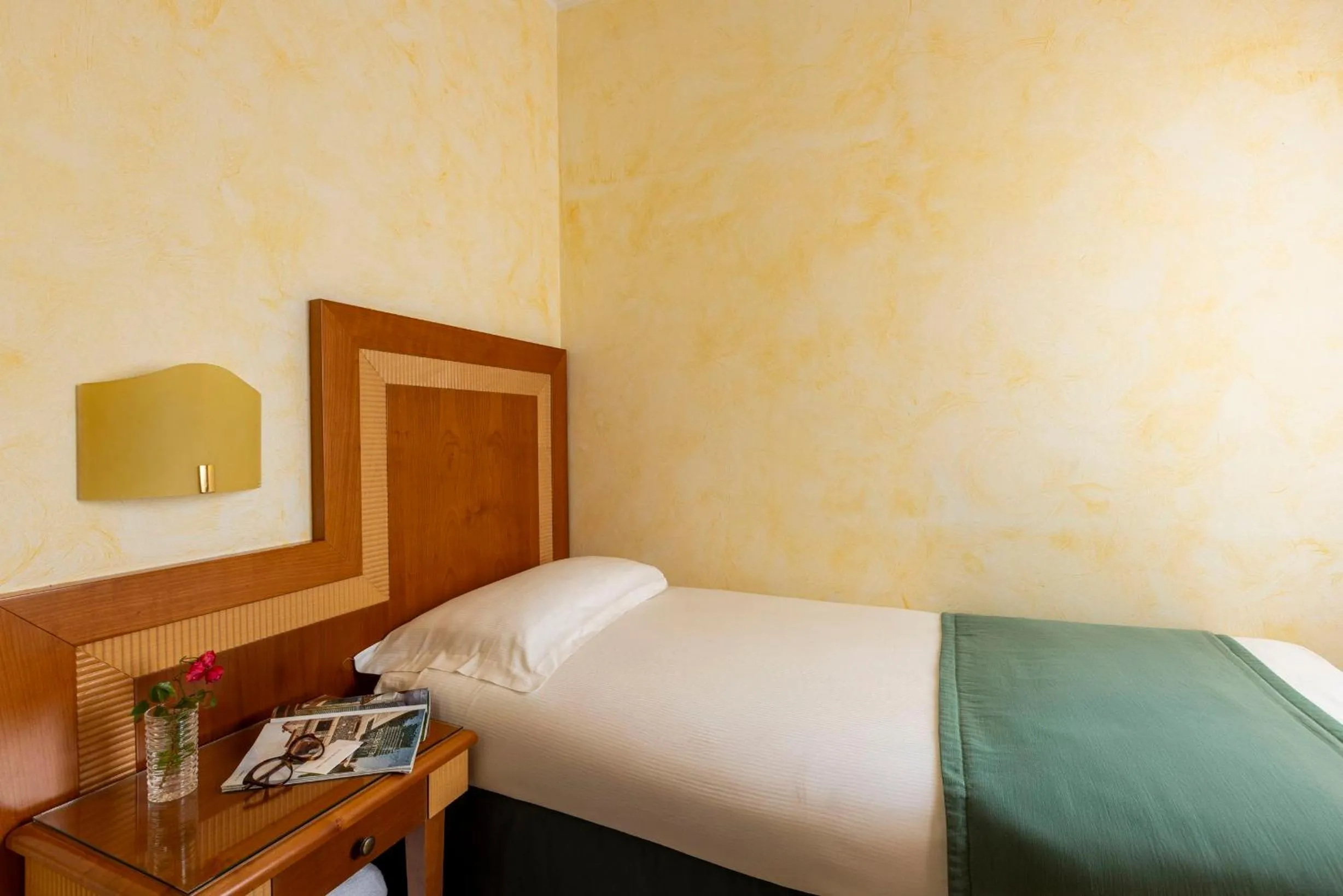 Living room, Bed in Hotel & Residence Venezia 2000