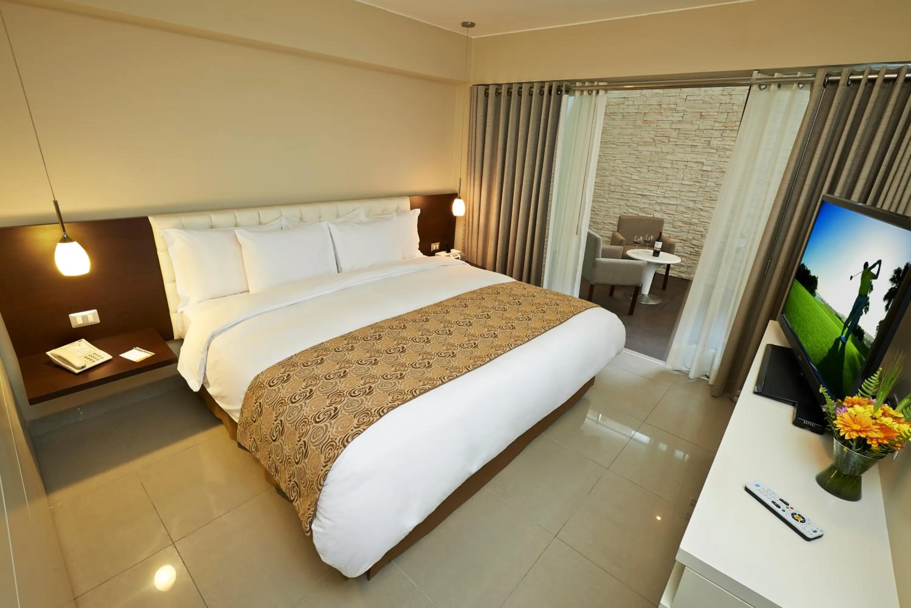 Bedroom, Bed in Sol de Oro Hotel & Suites