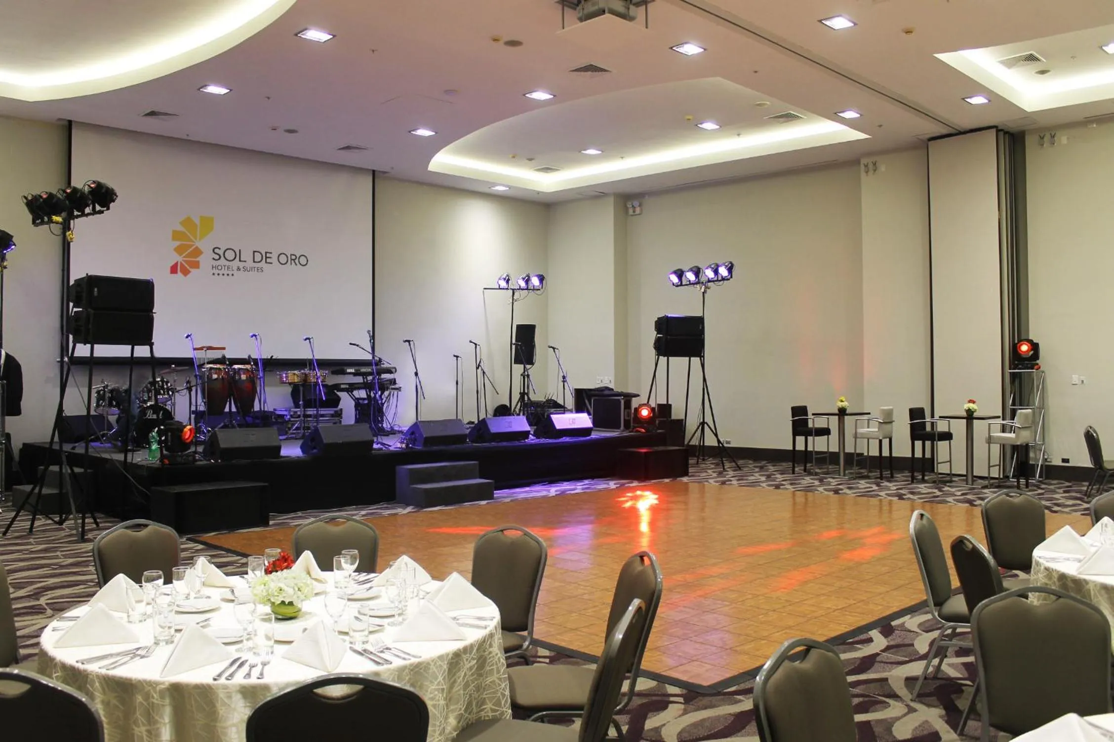 Banquet/Function facilities in Sol de Oro Hotel & Suites