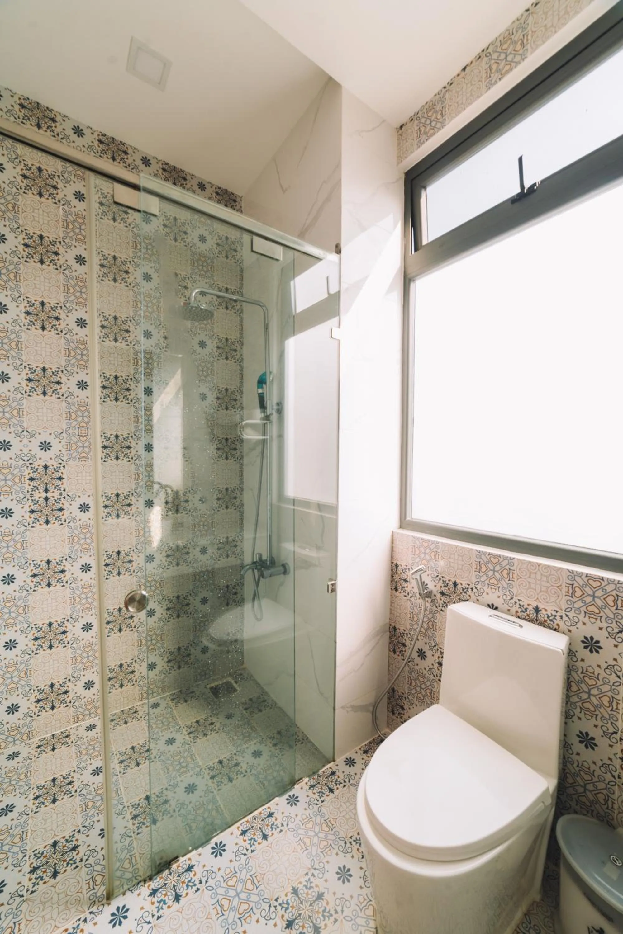 Shower in Hạ Na Hotel Đà Lạt