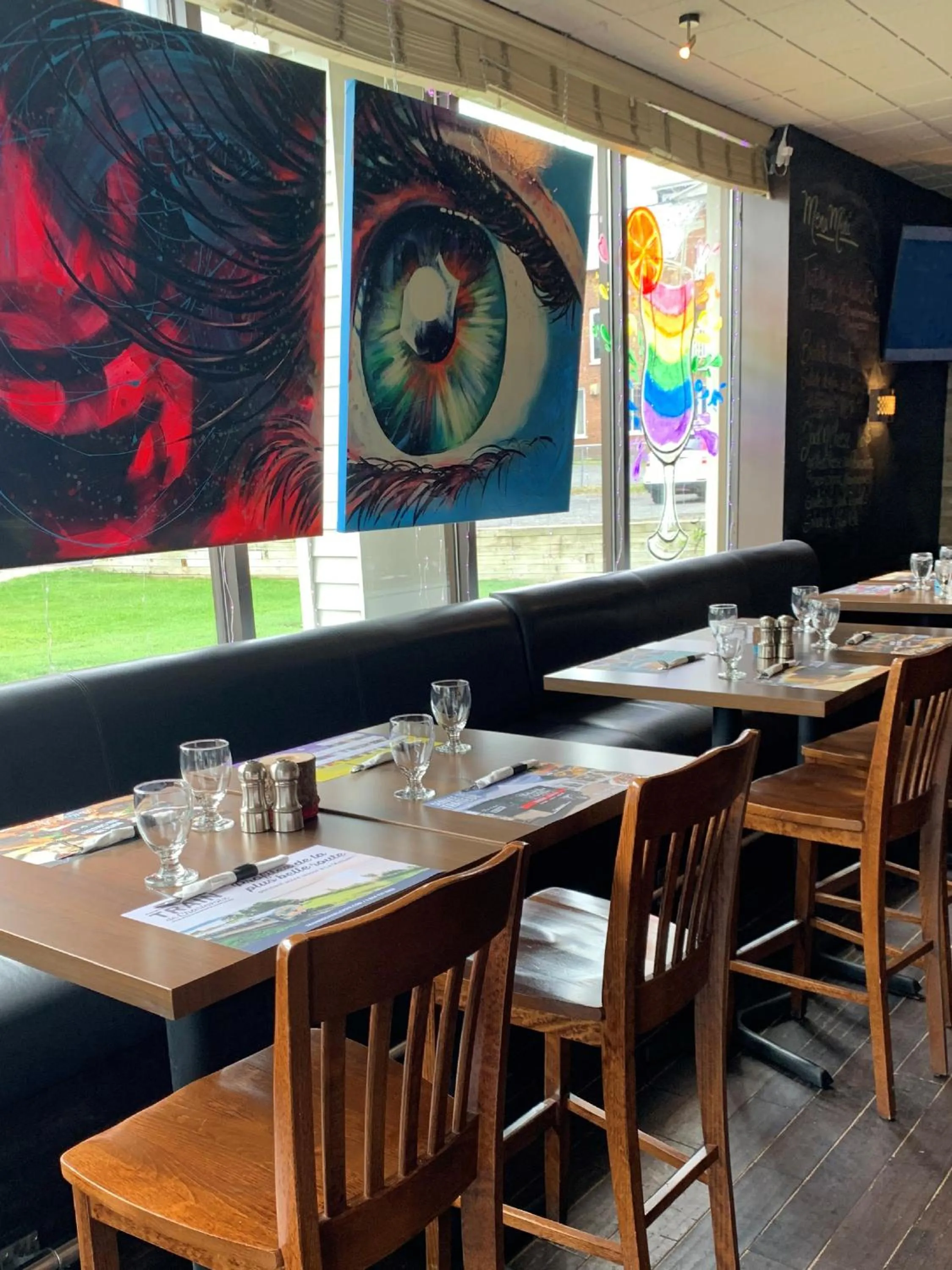 Restaurant/places to eat in Hôtel le 625