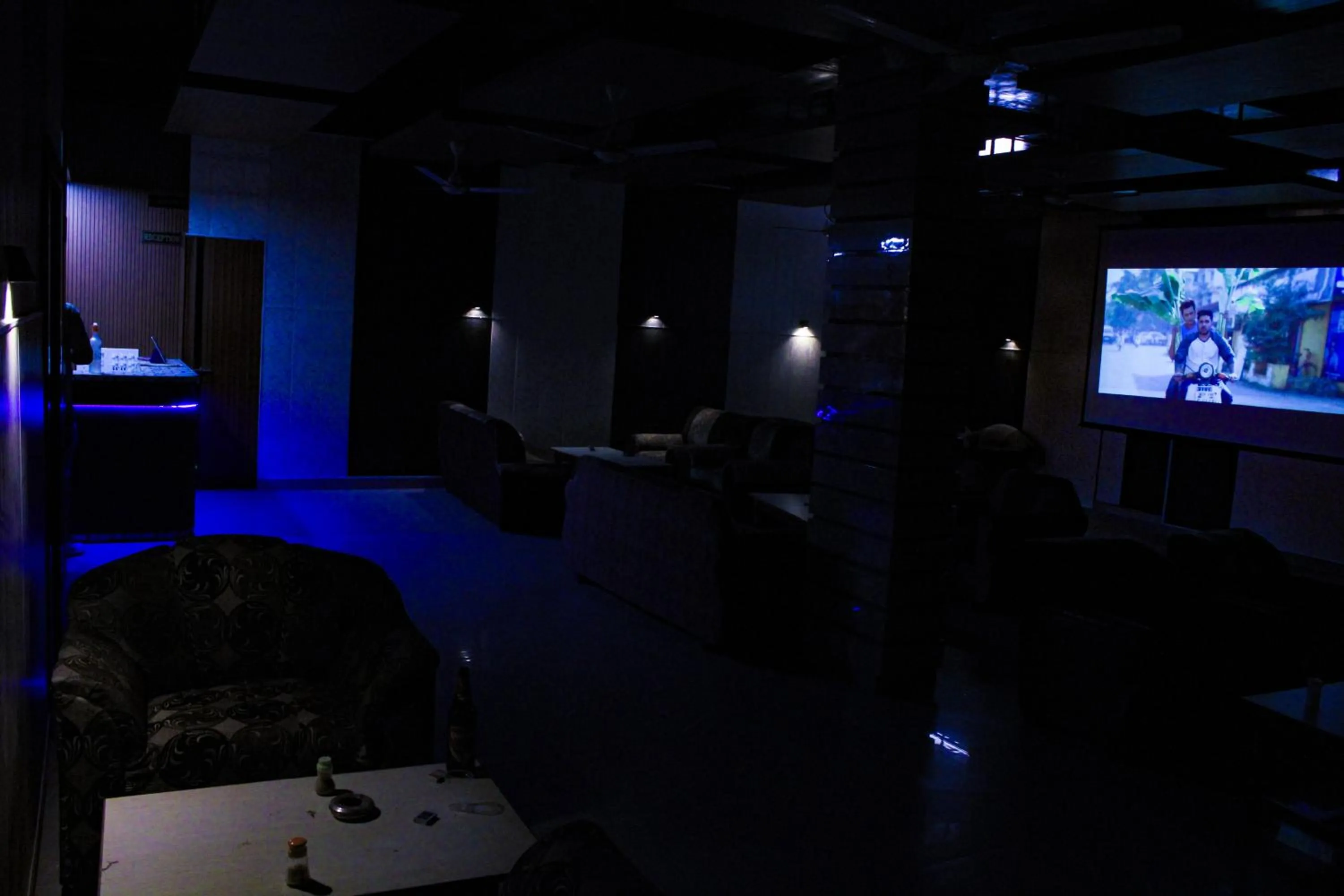 Restaurant/places to eat in Sangam Hotel