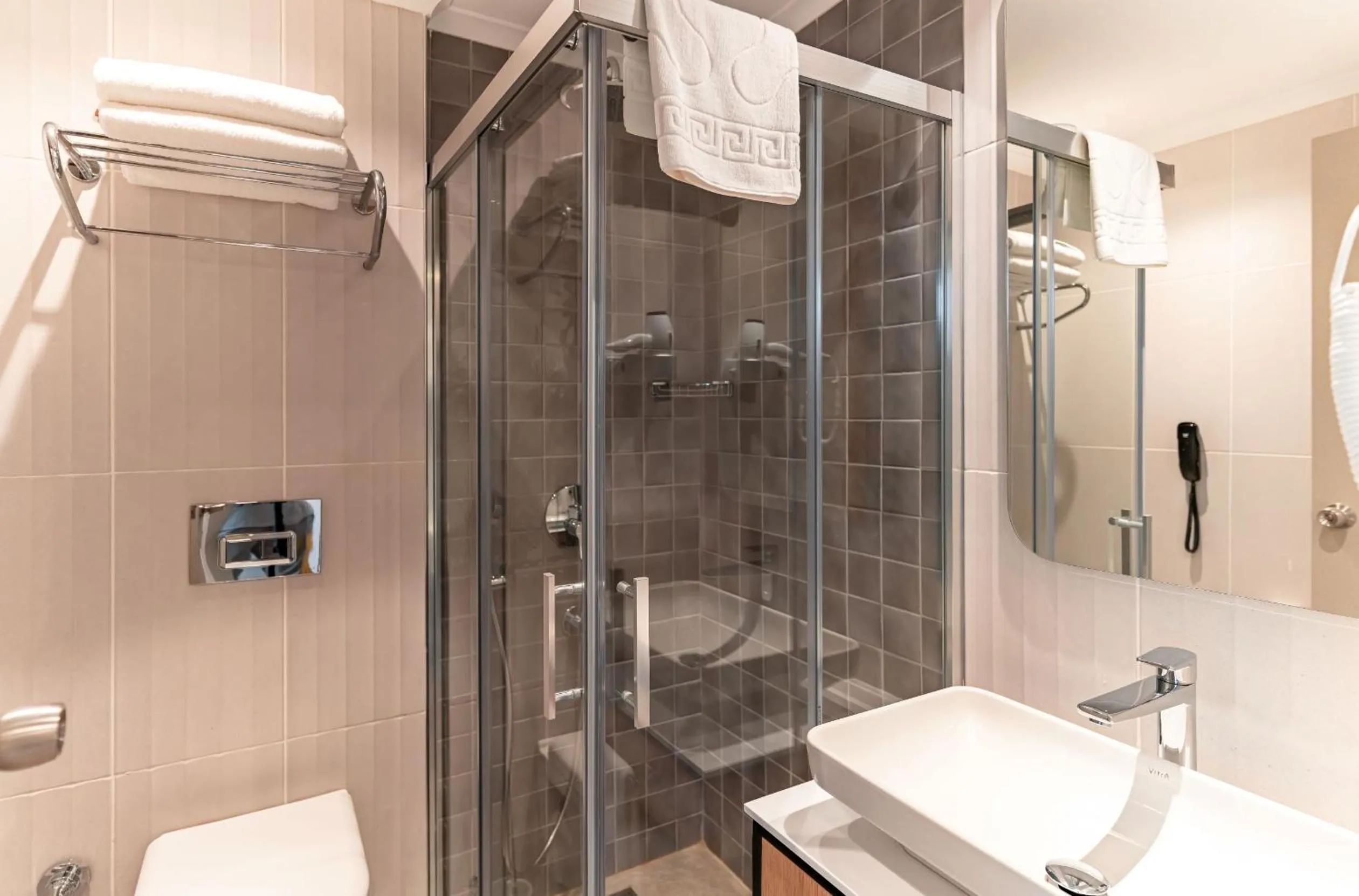 Bathroom in PEARLY HOTEL