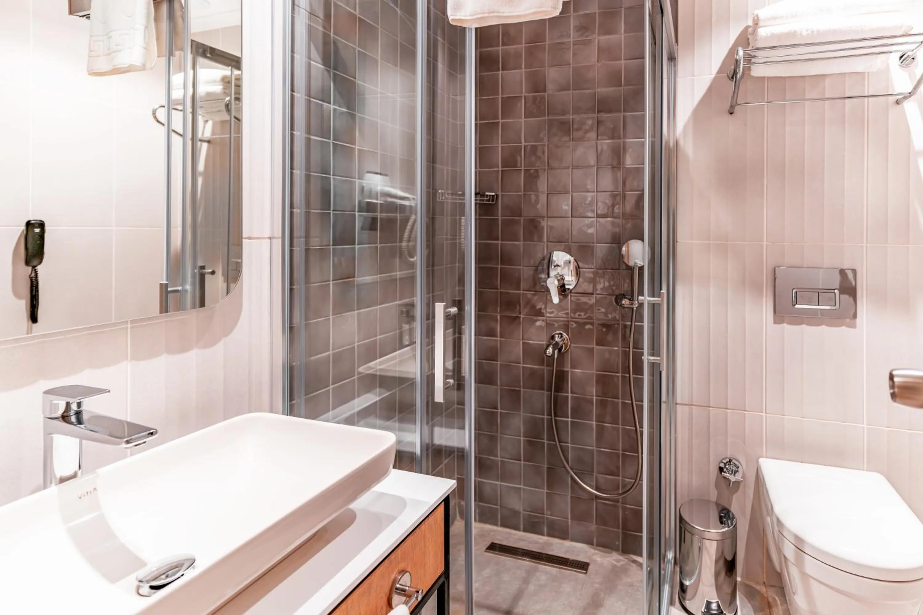 Bathroom in PEARLY HOTEL