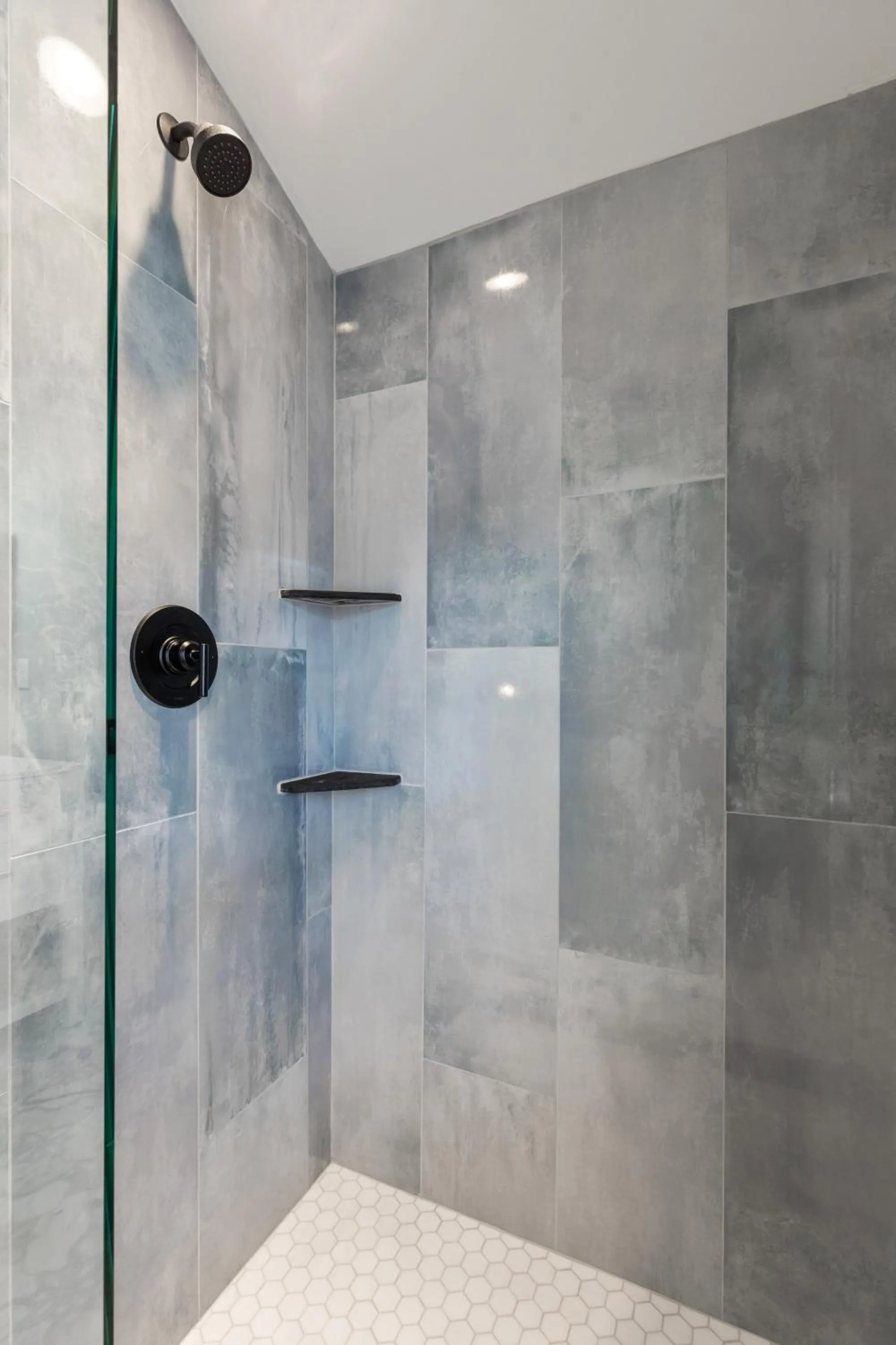 222 W Ashley - Sea Breeze - Minutes to the Ocean and Downtown Folly Beach