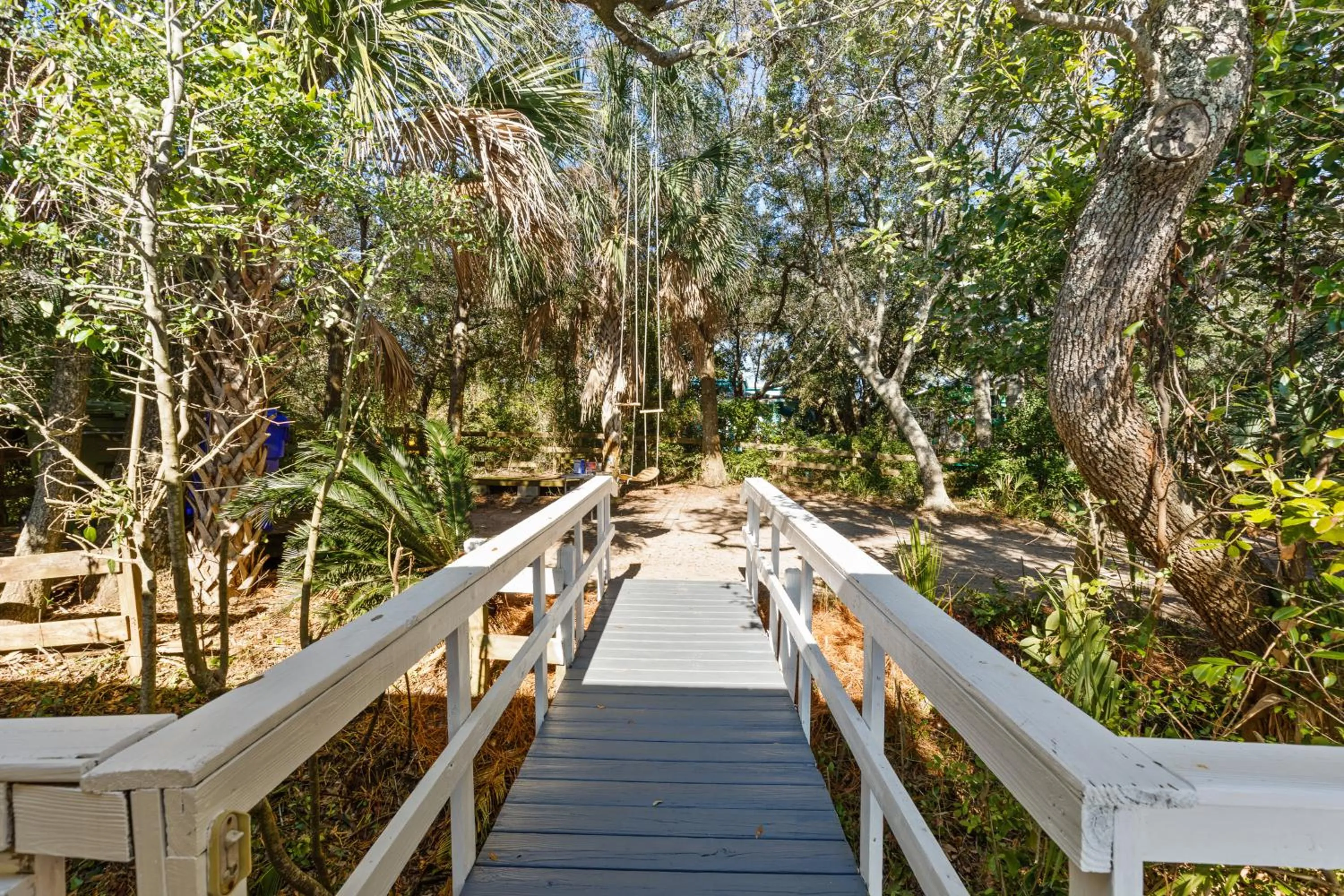 222 W Ashley - Sea Breeze - Minutes to the Ocean and Downtown Folly Beach