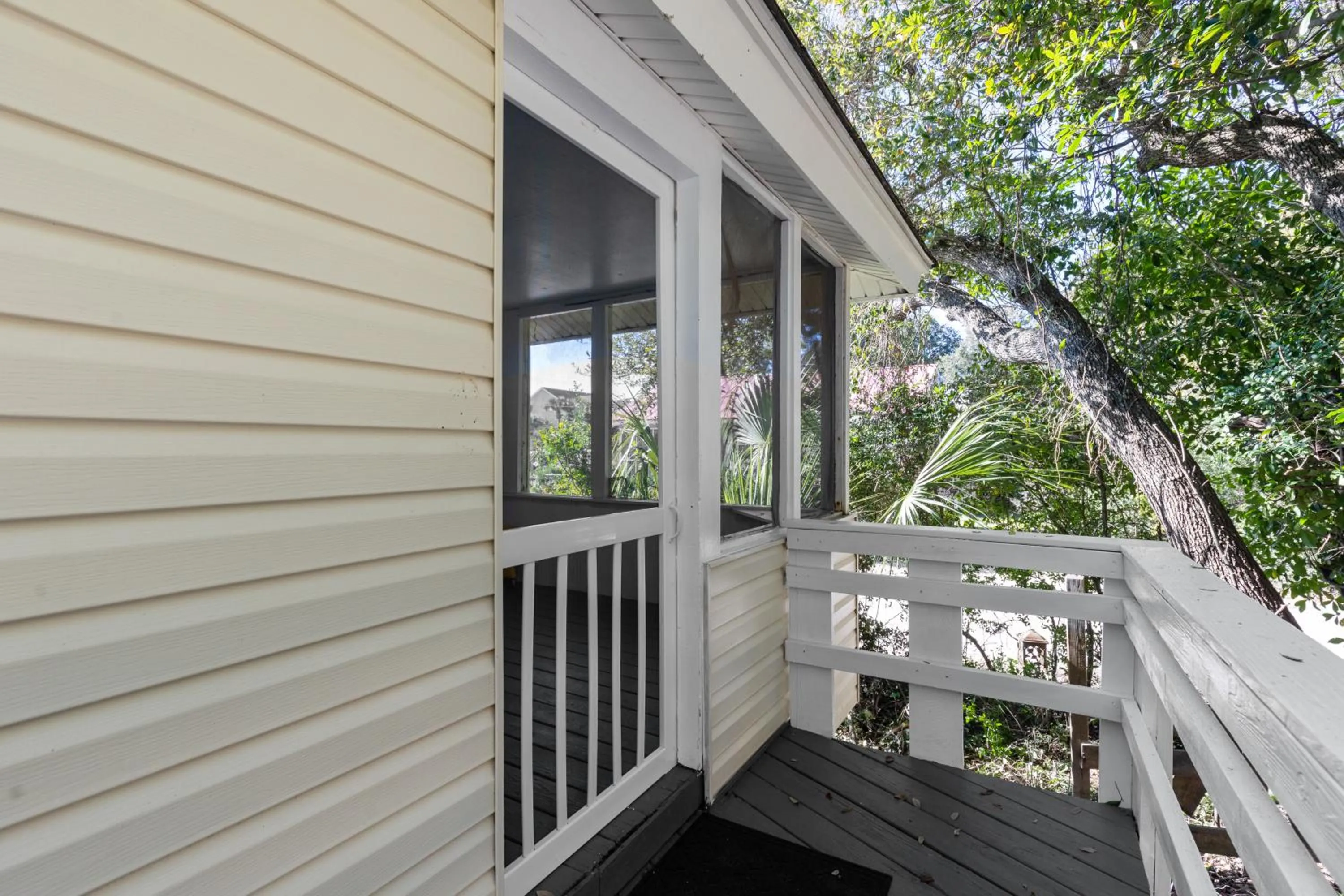 222 W Ashley - Sea Breeze - Minutes to the Ocean and Downtown Folly Beach