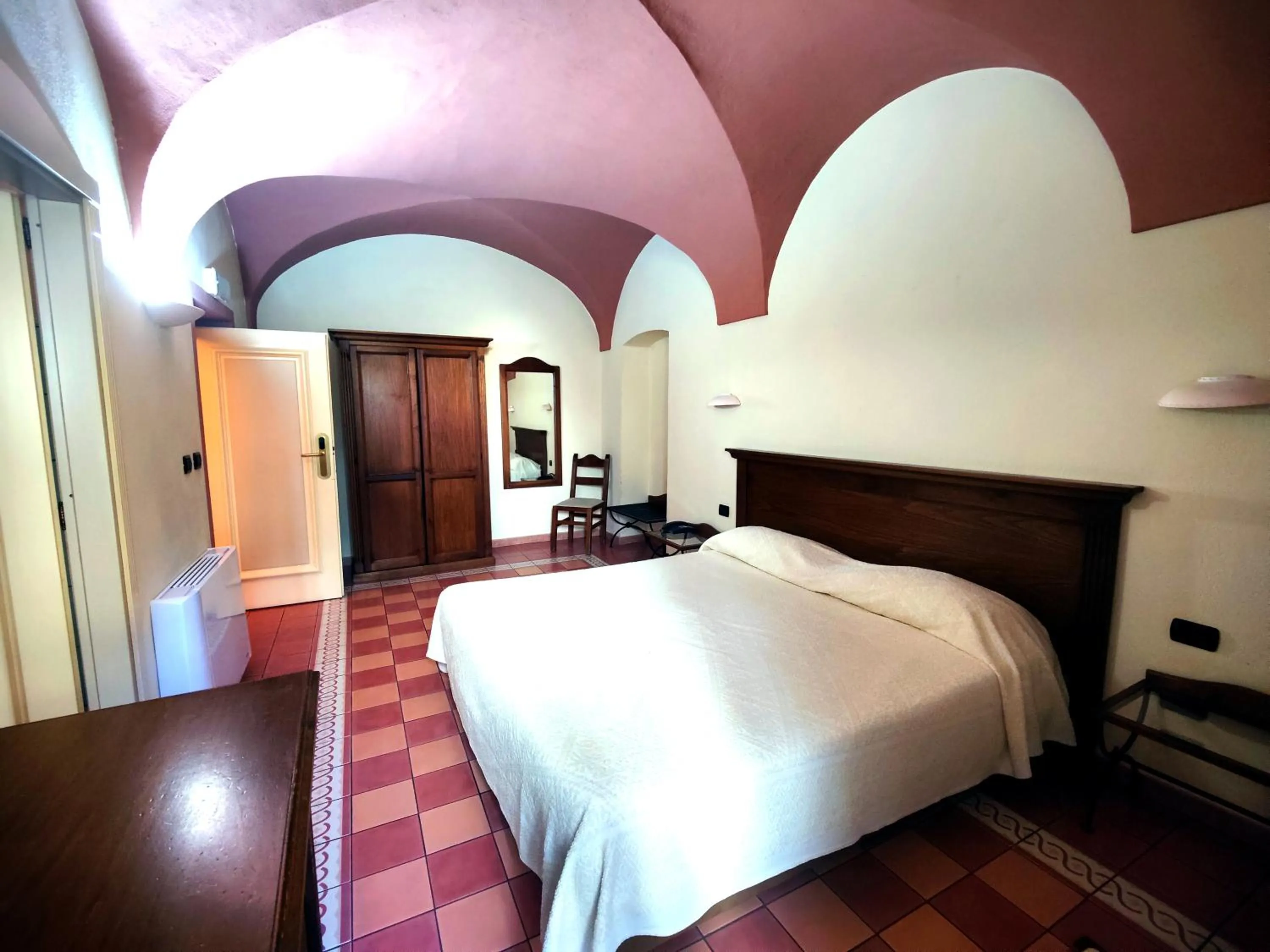 View (from property/room), Bed in Corte Fiorita Albergo Diffuso