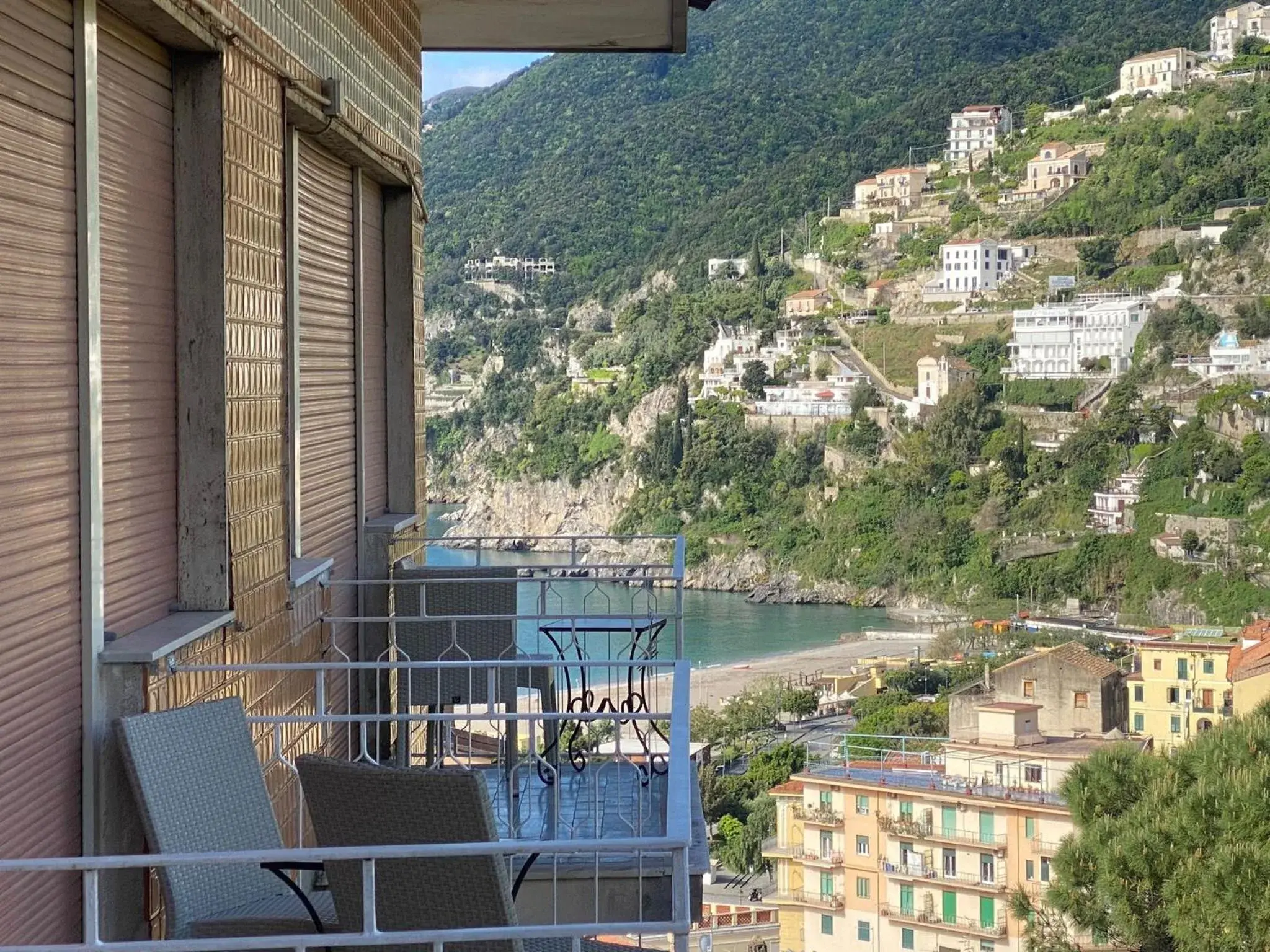 Deluxe Double Room with Side Sea View in Hotel Vietri Coast Deluxe Double Room with Side Sea View in Hotel Vietri Coast