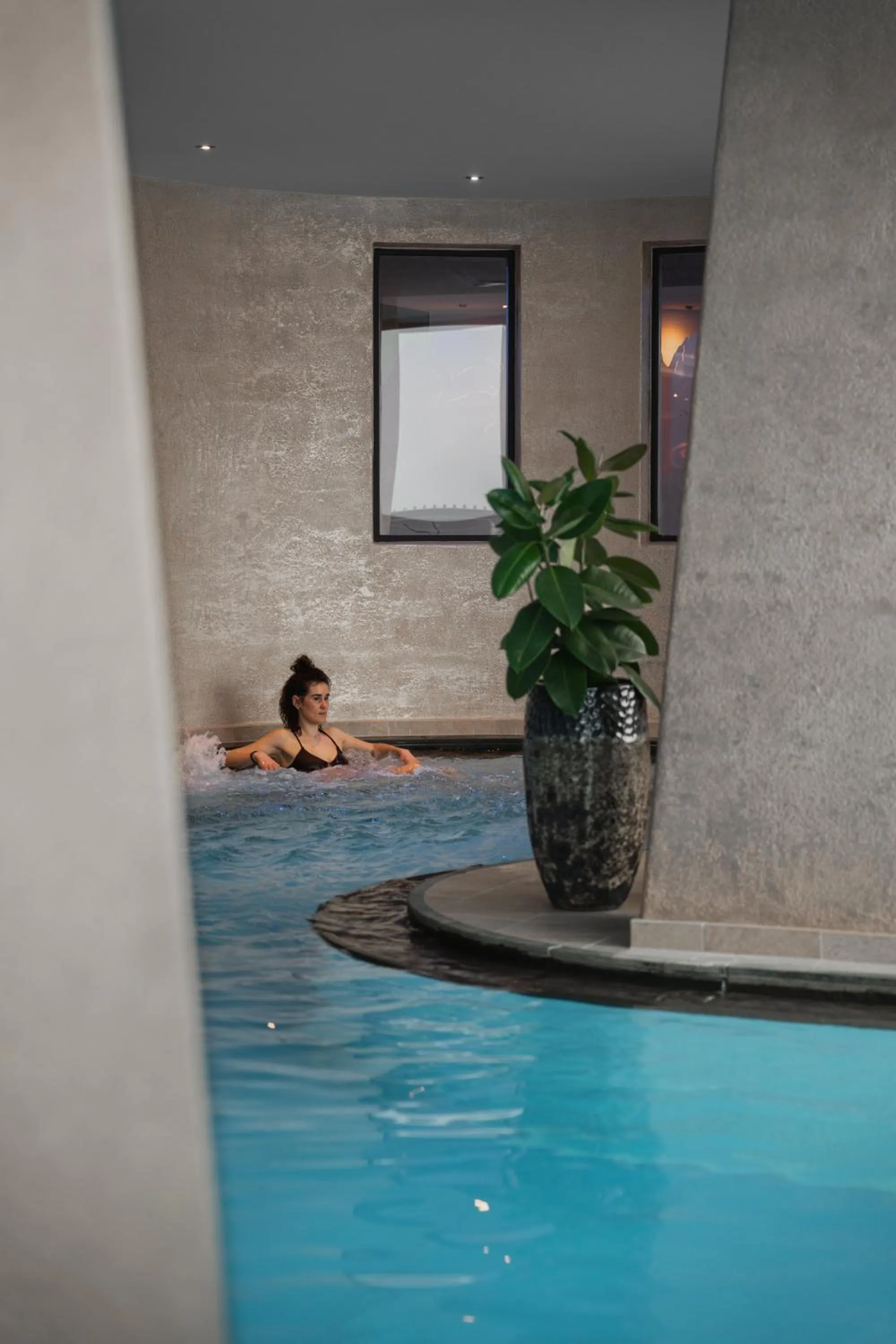 Hot Tub in Hotel Emmy - five elements