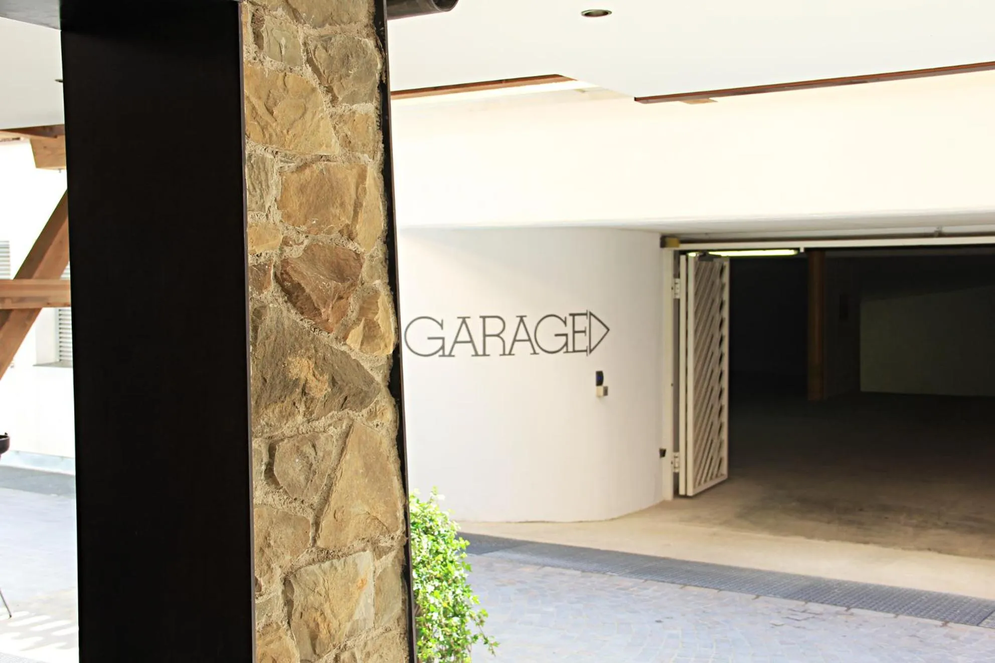 Facade/entrance in Hotel Emmy - five elements