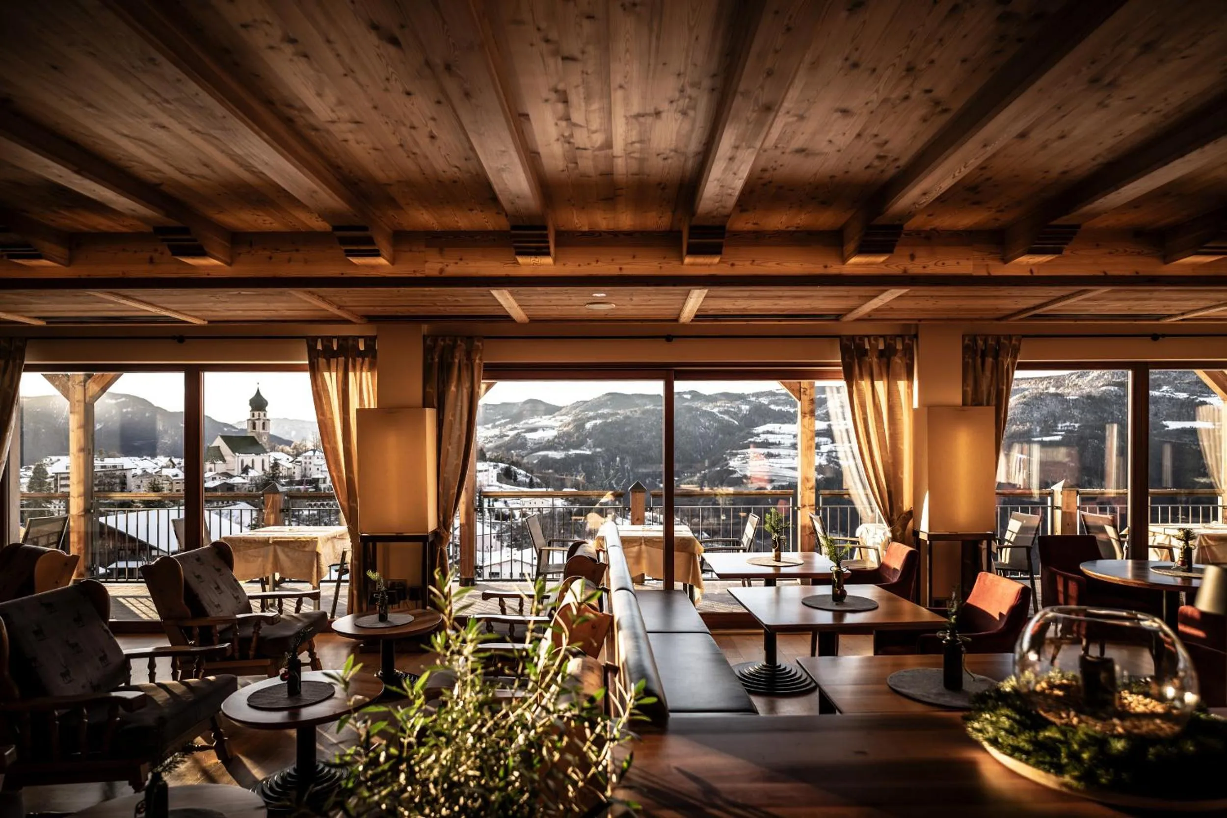 Restaurant/places to eat in Hotel Emmy - five elements