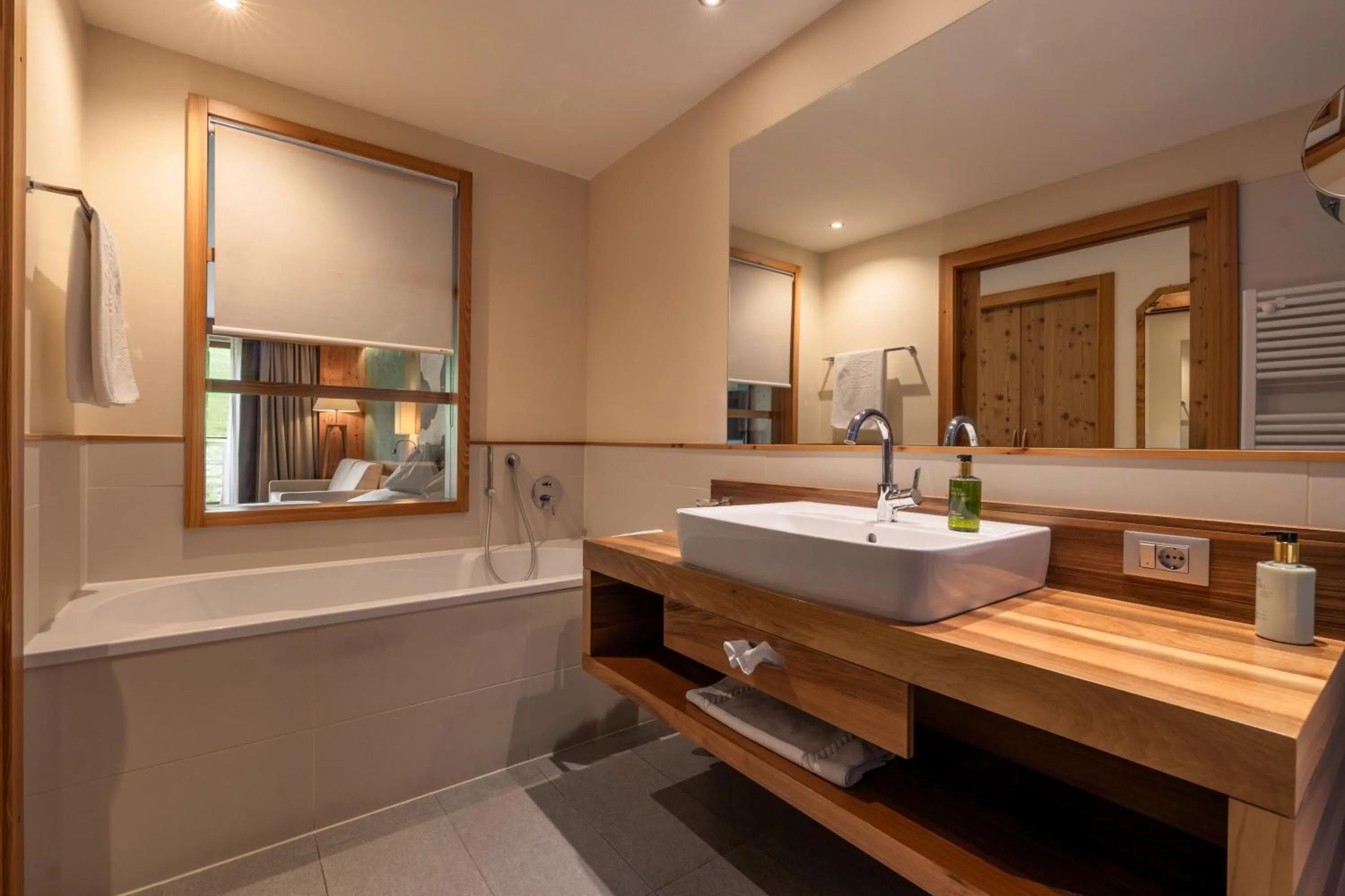 Bathroom in Hotel Emmy - five elements