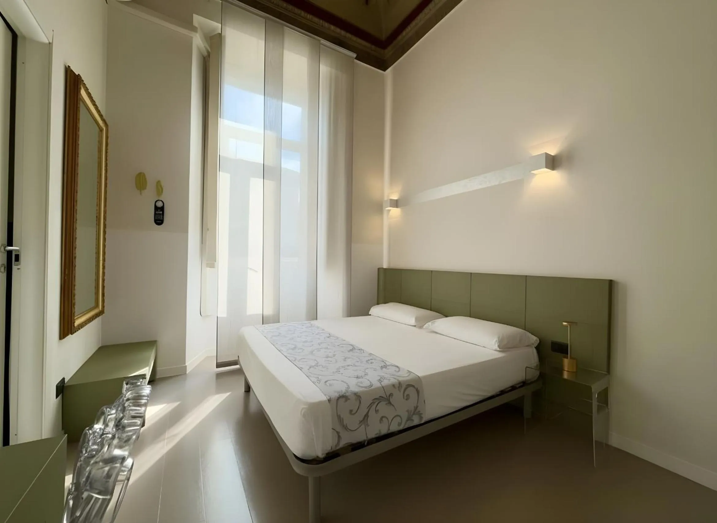 Bedroom, Bed in Hotel Europa Varese