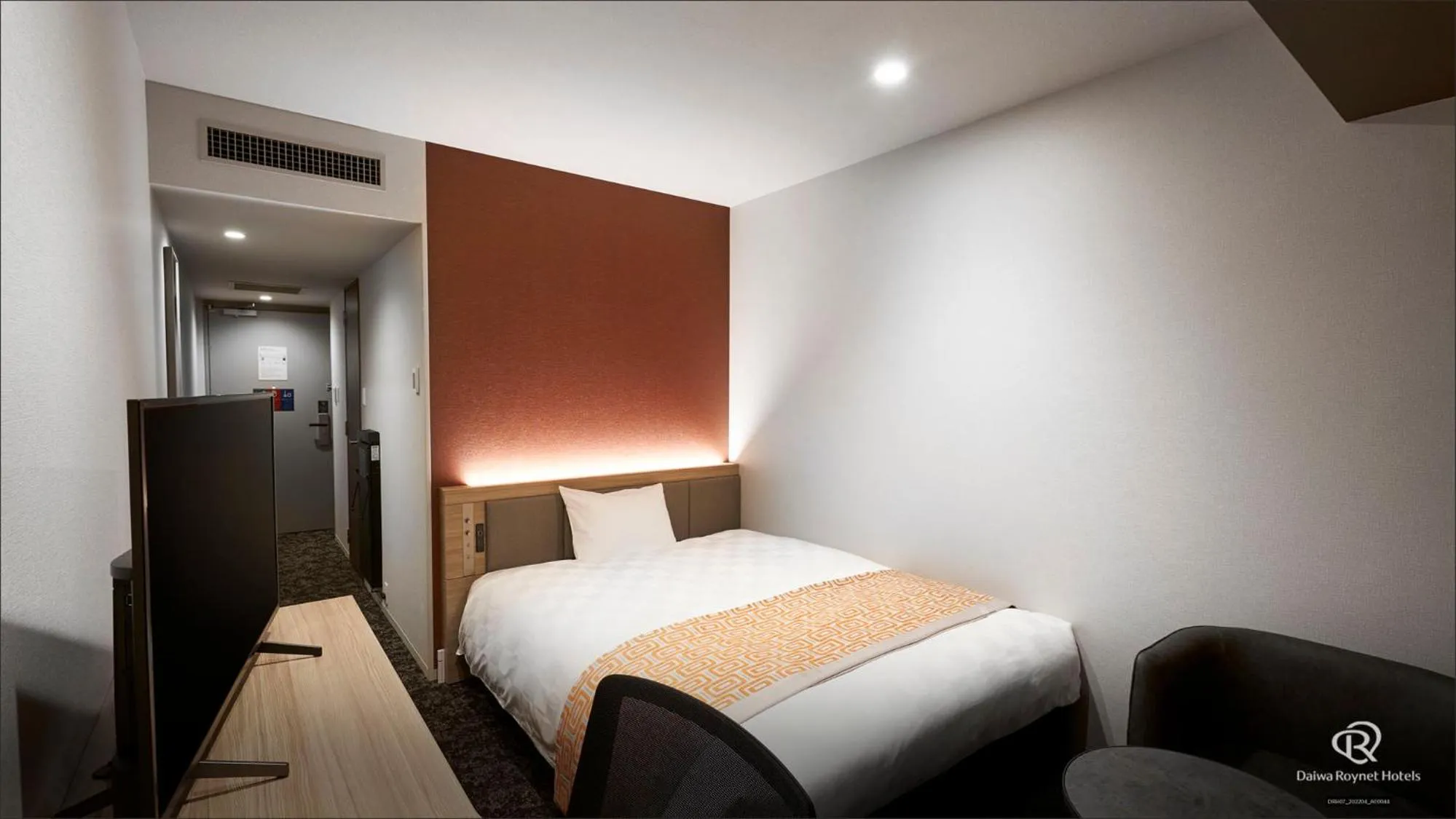 Photo of the whole room, Bed in Daiwa Roynet Hotel Kagoshima Tenmonkan PREMIER - former Daiwa Roynet Hotel Kagoshima Tenmonkan