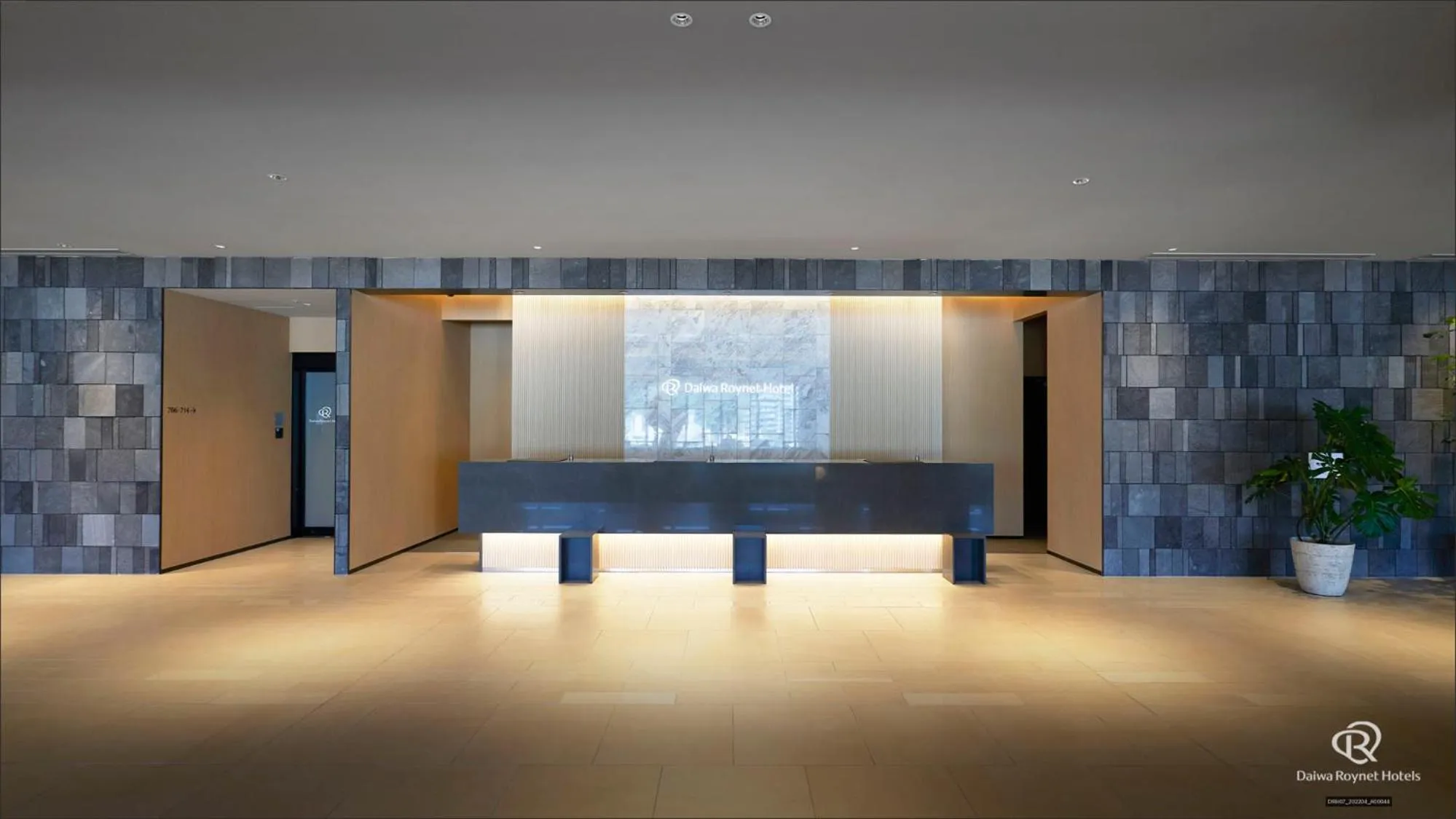 Lobby or reception in Daiwa Roynet Hotel Kagoshima Tenmonkan PREMIER - former Daiwa Roynet Hotel Kagoshima Tenmonkan